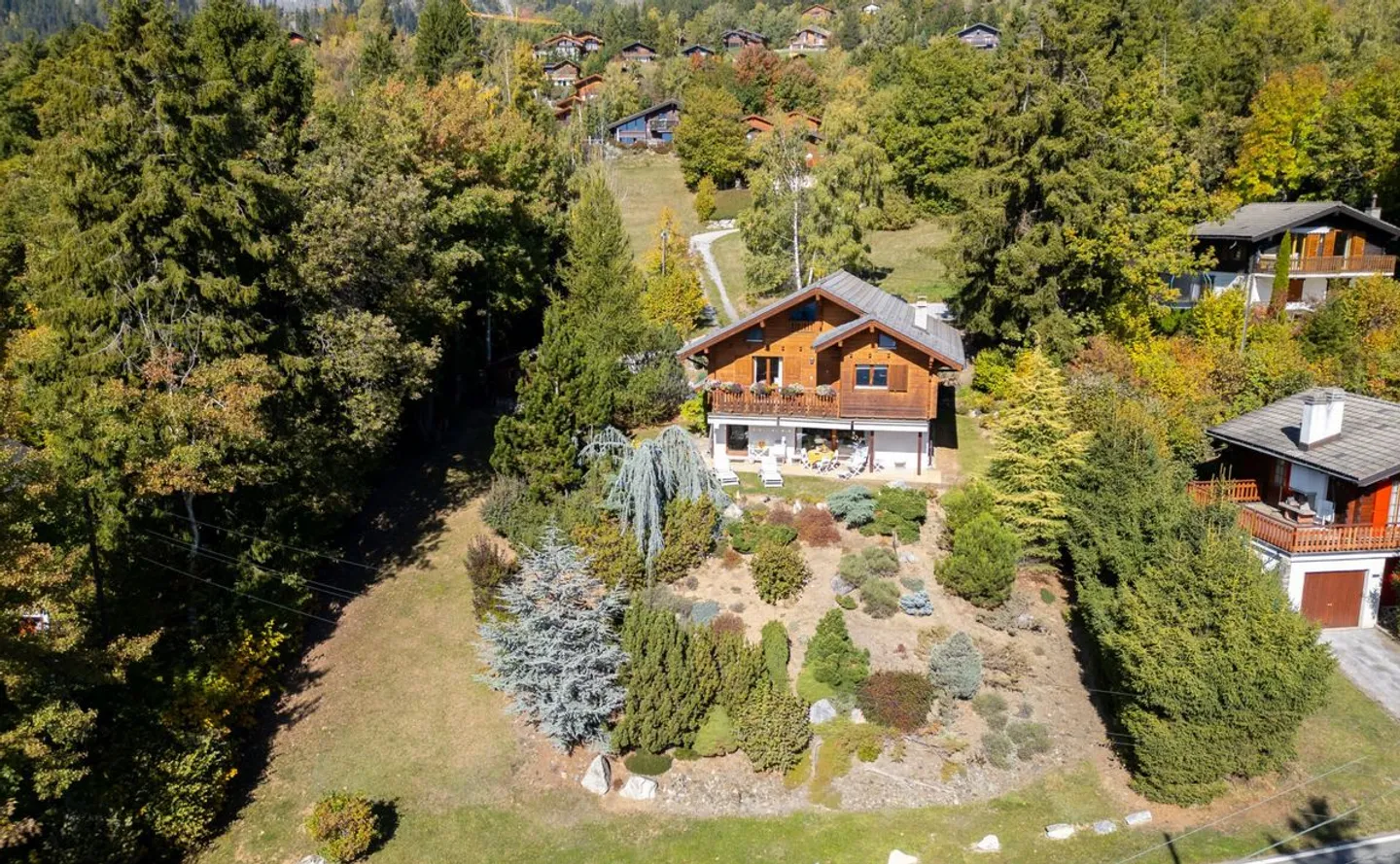 CHALET DE CHARME AUX MAYENS D'ARBAZ - Photo 3 of 13