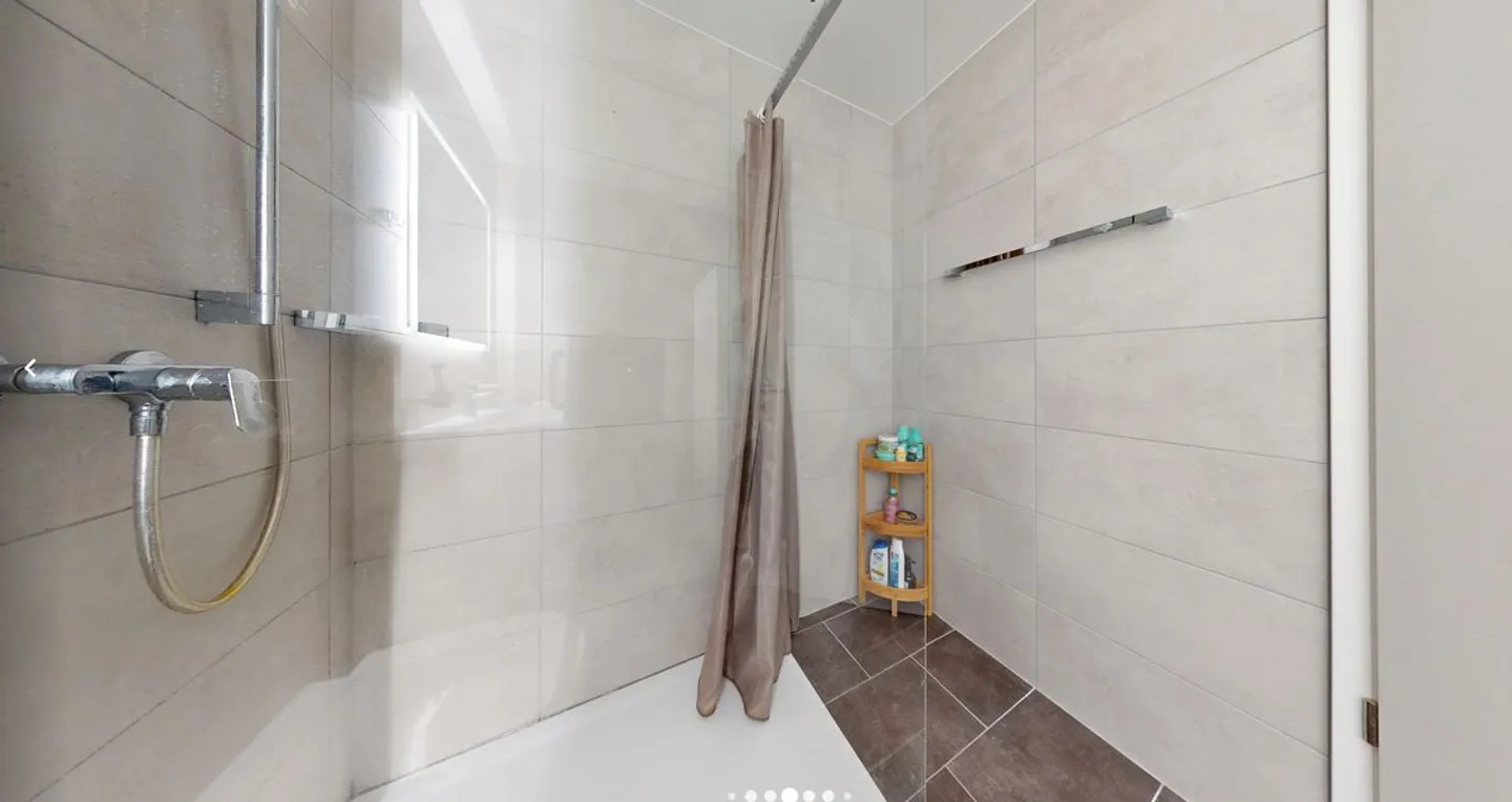 2½ rooms on the upper floor, no overlooking! - Photo 8 of 9