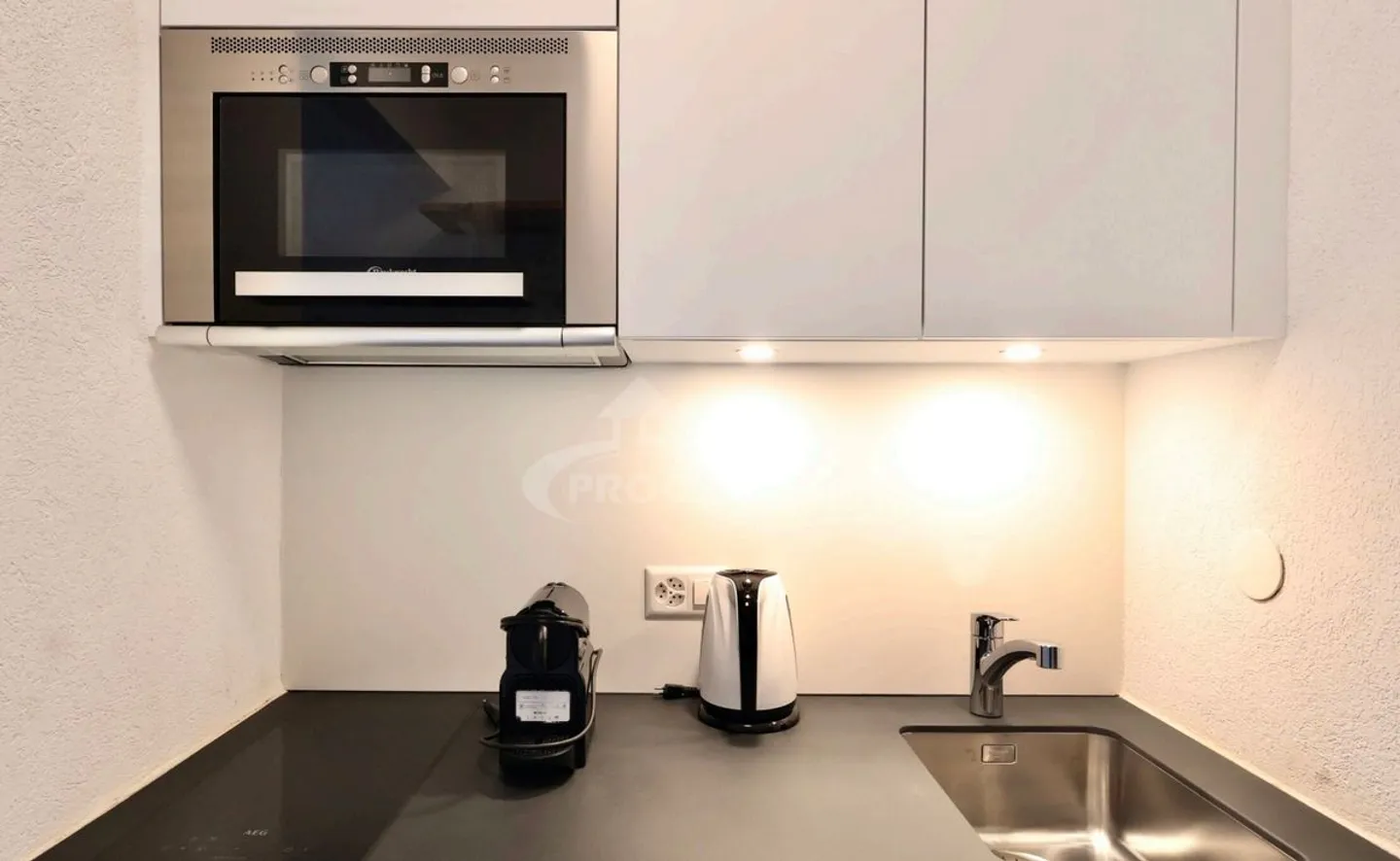 OPPORTUNITÀ RARA: STUDIO ARREDATO A DUE PASSI DAGLI IMPIANTI - Foto 2 di 6