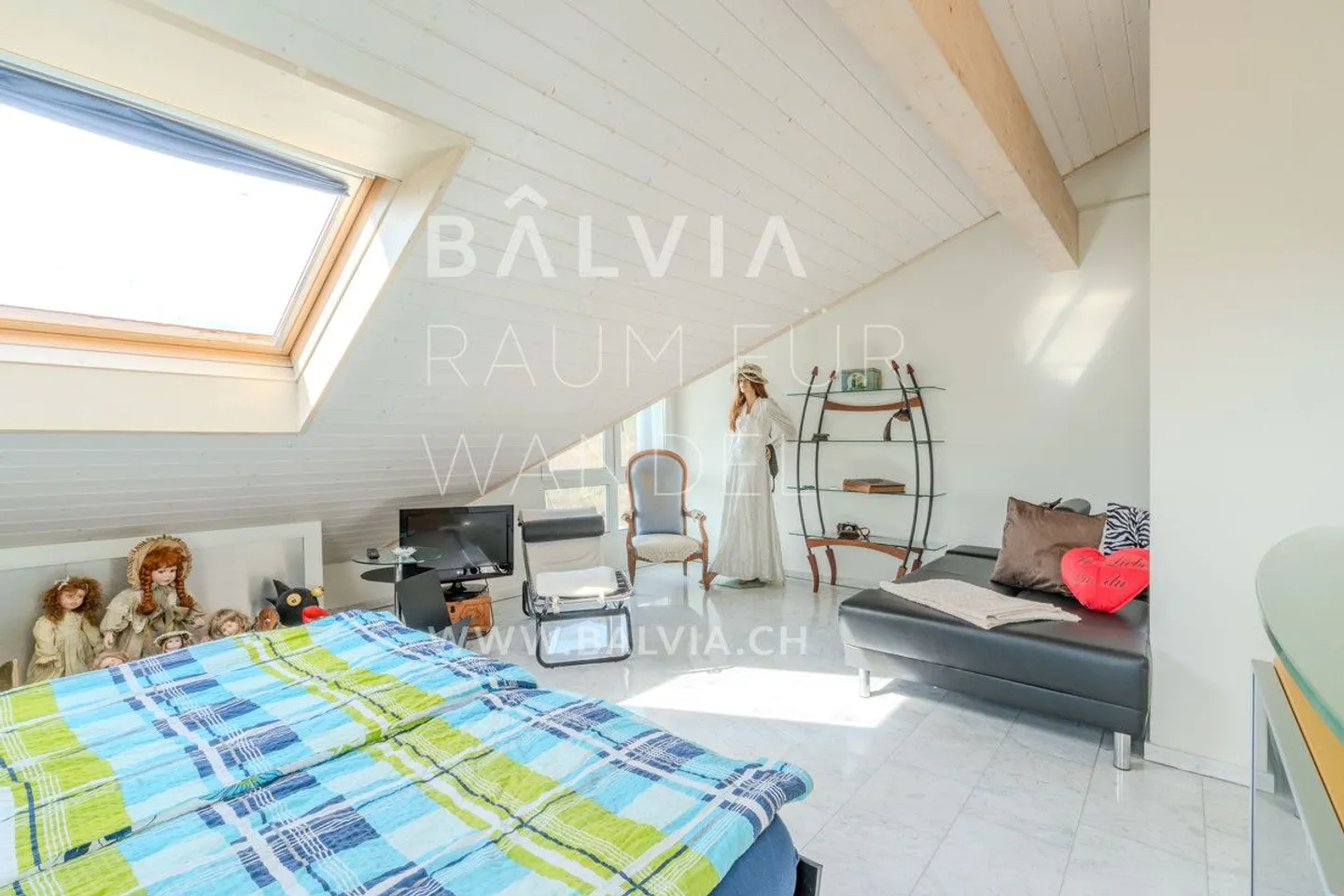 Family happiness with panoramic view - Photo 8 of 10