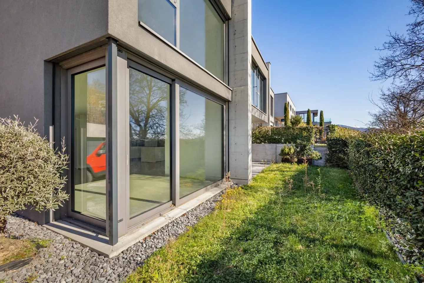 Exclusive modern villa with double garden and open view - Photo 7 of 9