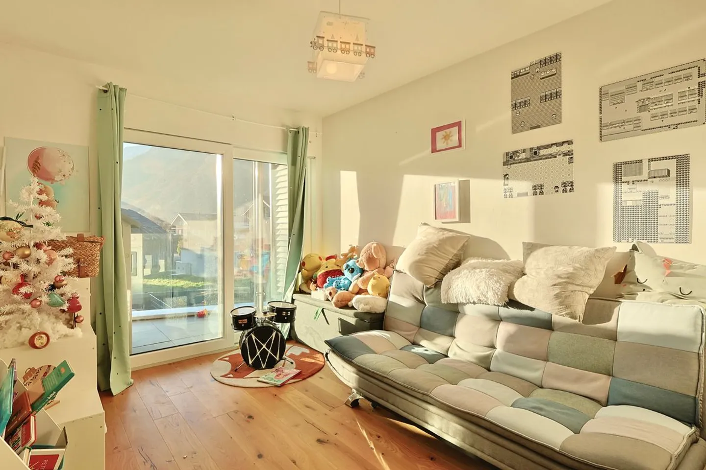 KOMFORT, RAUM UND LICHT: IHR ZUKÜNFTIGES ZUHAUSE - Foto 4 von 13