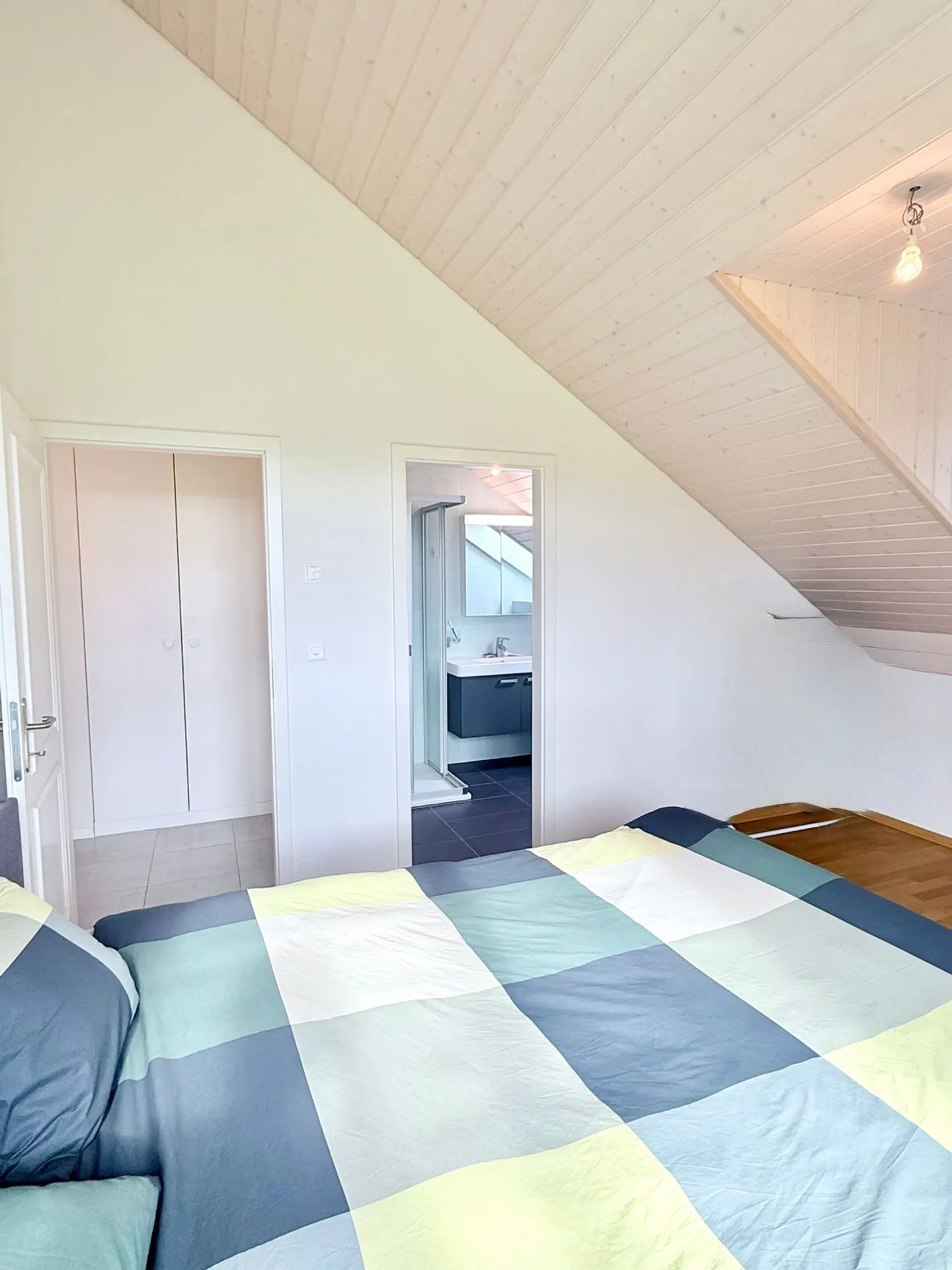 Bright 4.5-room apartment in Aclens, close to Lausanne and Morges - Photo 8 of 12