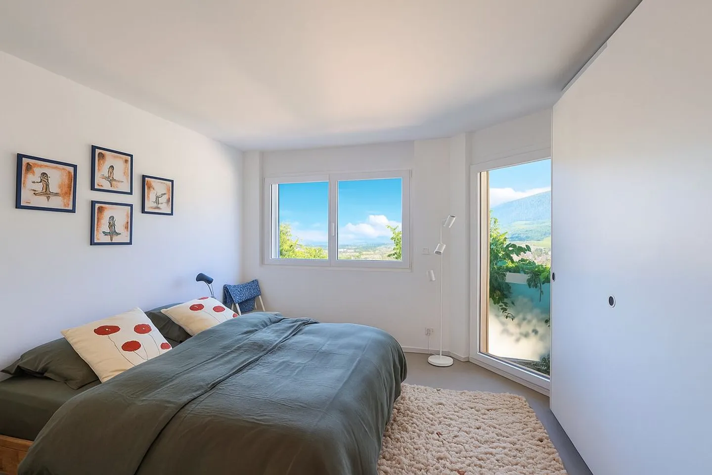 3.5-ROOM HIGH-QUALITY APARTMENT WITH PANORAMIC VIEW - Photo 3 of 13