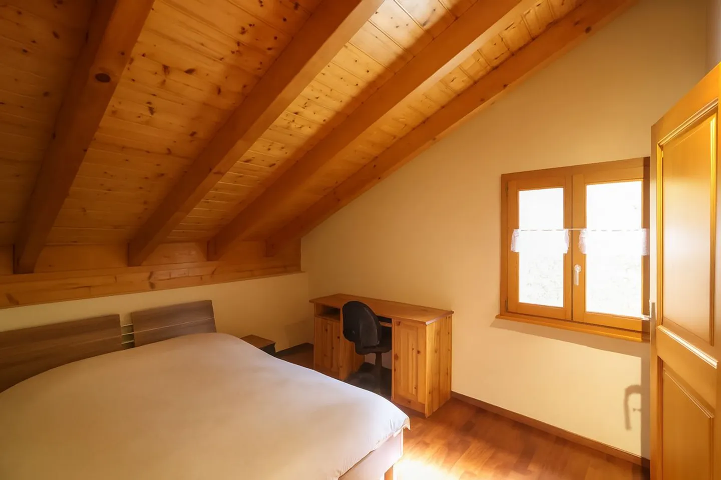 RARE GELEGENHEIT: KOMPLETT RENOVIERTE ALTE SCHEUNE - Foto 9 von 13