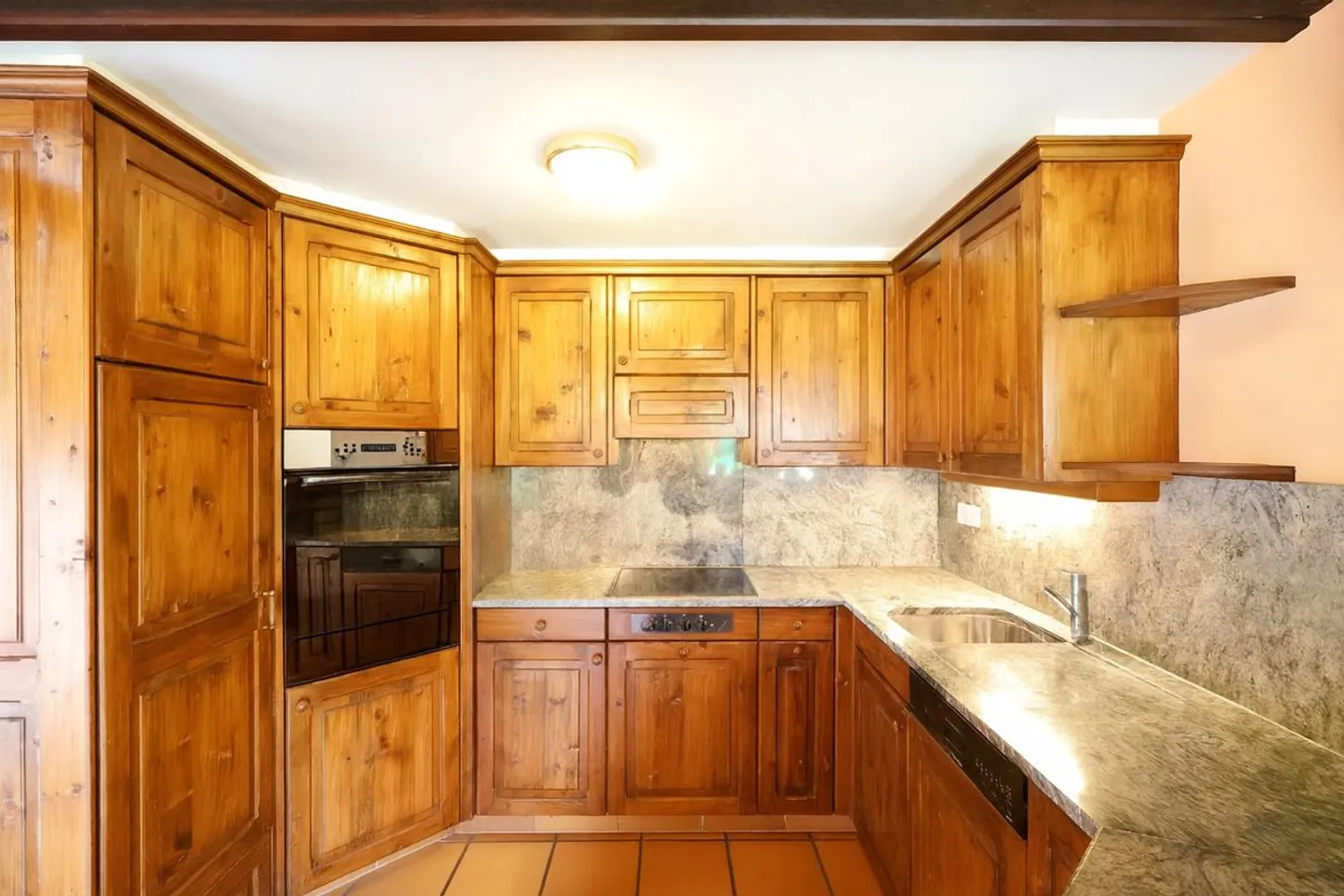 RARE GELEGENHEIT: KOMPLETT RENOVIERTE ALTE SCHEUNE - Foto 4 von 13