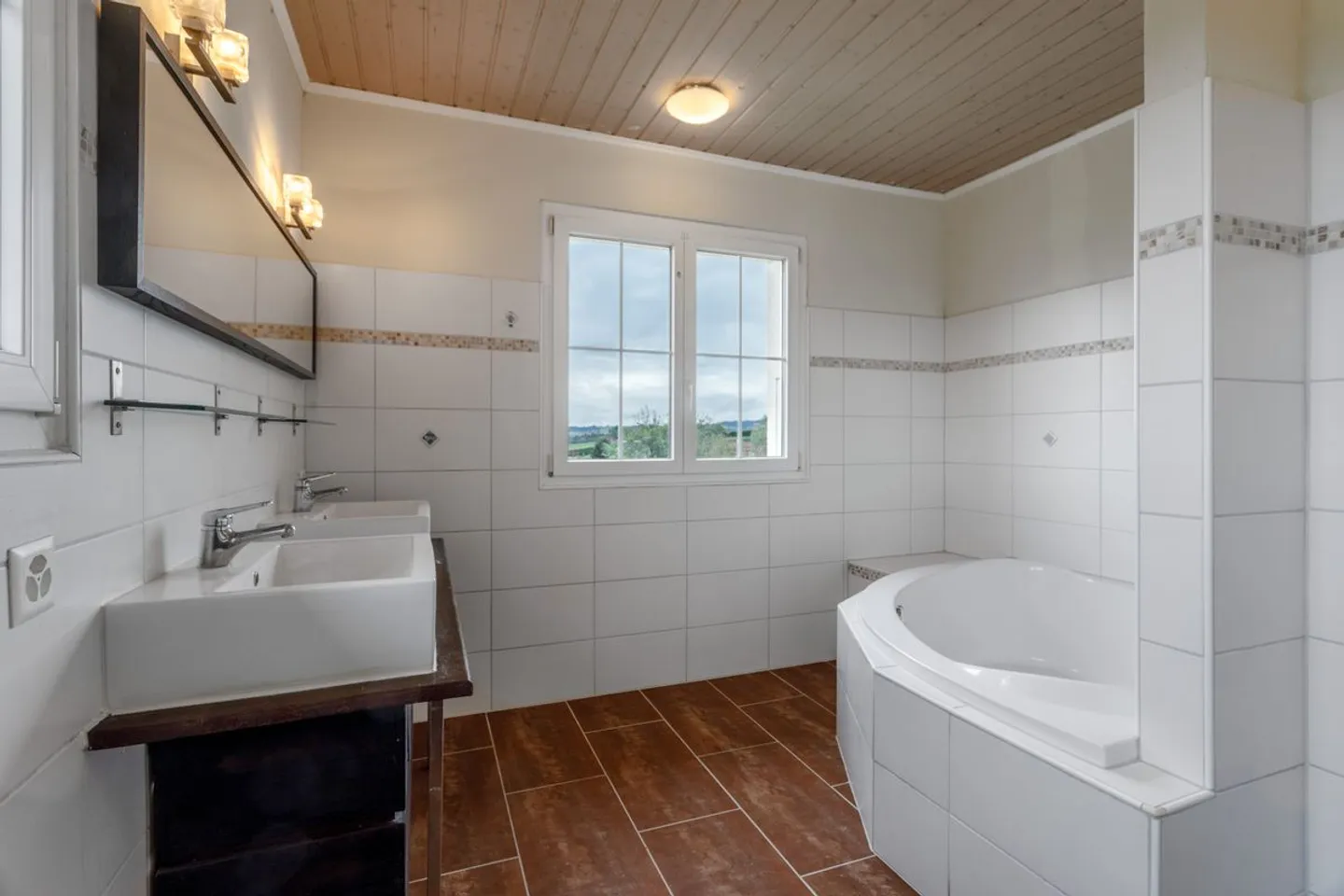 Beautiful individual square Vaudoise house overlooking the village of Ursins - Photo 7 of 13