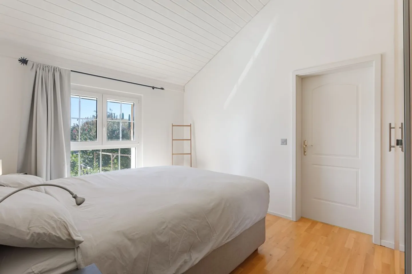 Semi-detached villa with two apartments - Photo 5 of 12