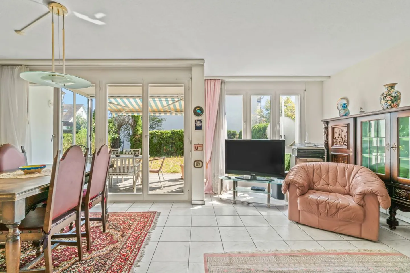 An top Lage mit Garten - unschlagbar tiefe Betriebskosten - Foto 1 von 13