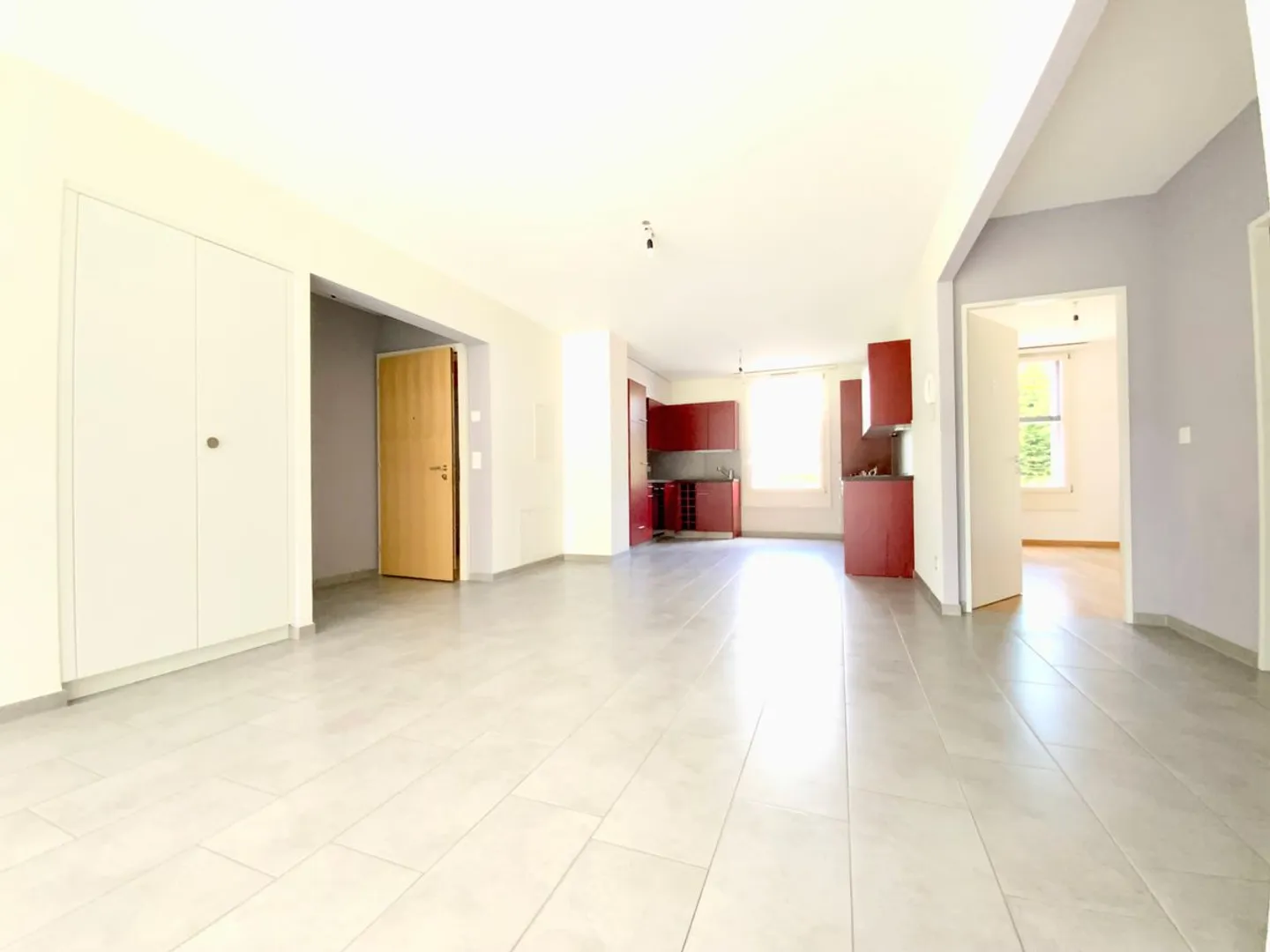 Bright 4 ½ of 110m2 with parking space! - Photo 3 of 11