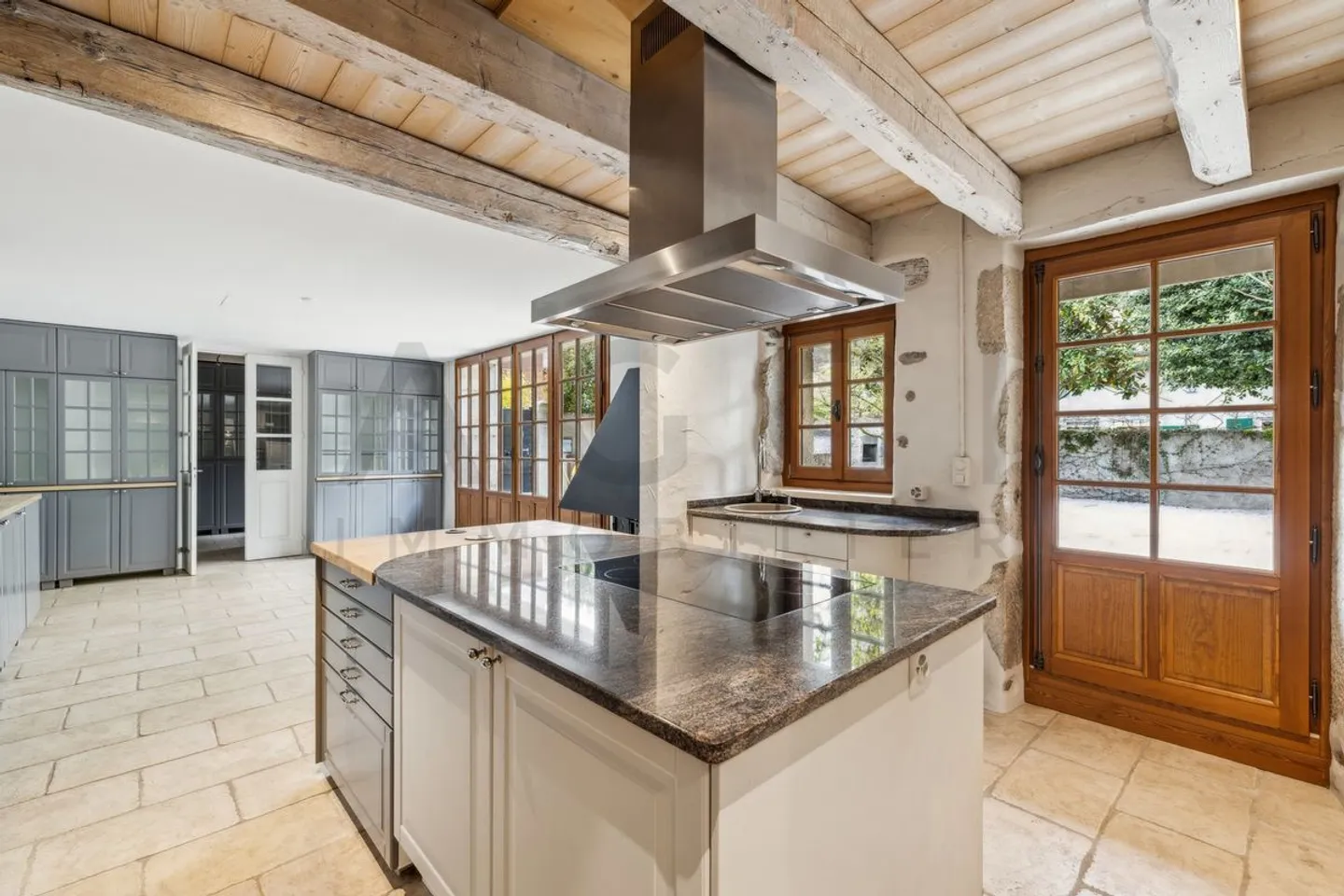 Casa ristrutturata del XVII secolo ? Fascino, volumi e autenticità nel cuore di Dardagny - Foto 9 di 13