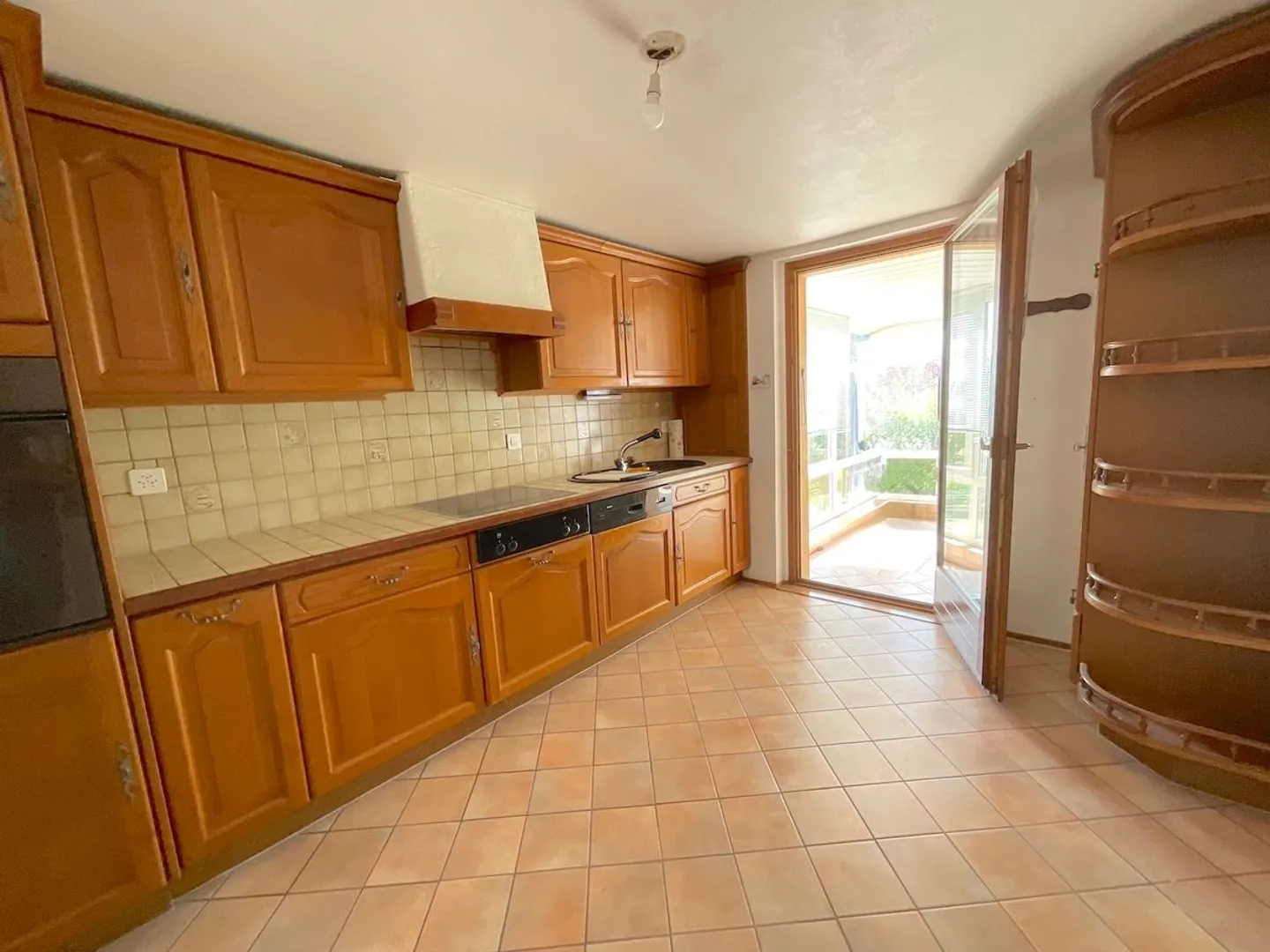 Grande casa indipendente di 325 m2 divisa in due appartamenti. Ideale per due famiglie vicine. - Foto 8 di 13