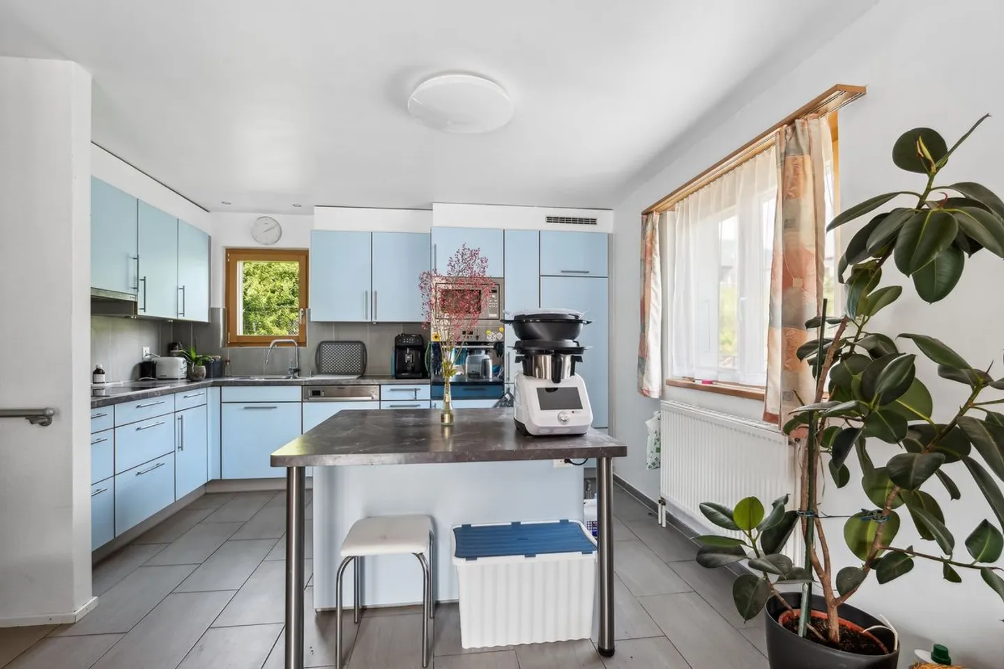 Großes, vollständig renoviertes 6,5-Zimmer-Haus am Eingang des Dorfes Eschert - Foto 6 von 7