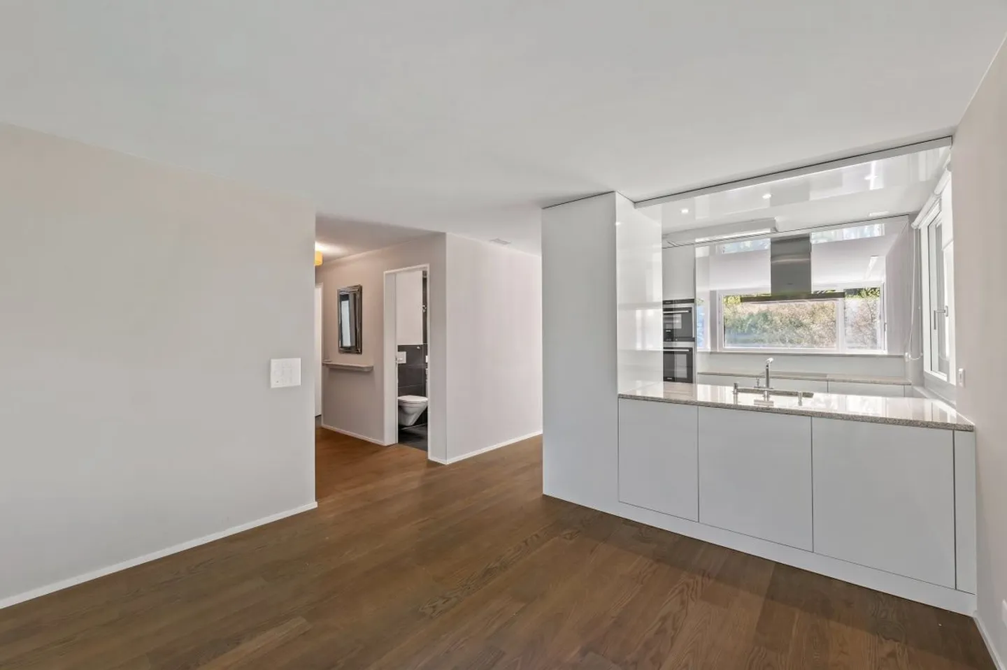 Stilvoll wohnen - moderne 3.5-Zimmer-Wohnung mit viel Komfort - Photo 2 of 12