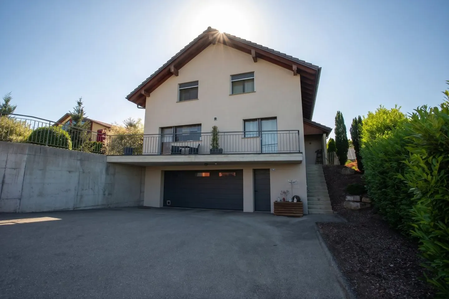 High-end individual villa with panoramic view - Photo 1 of 8