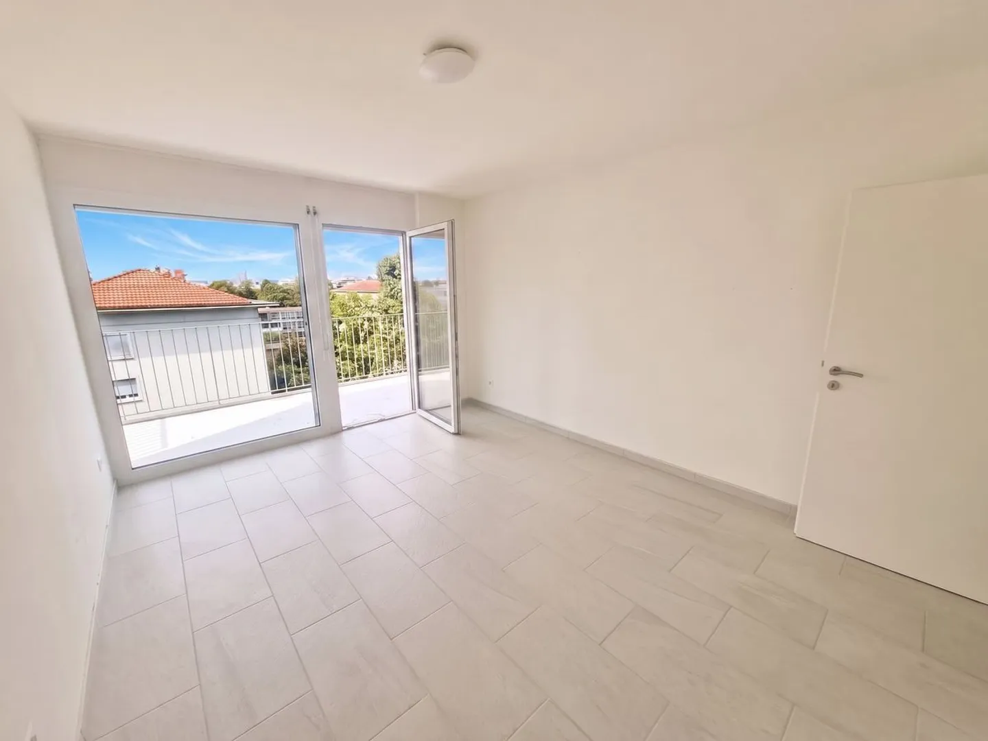 Helle 5-Zimmer Attikawohnung mit Blick in Basel zur Miete - Foto 4 di 13