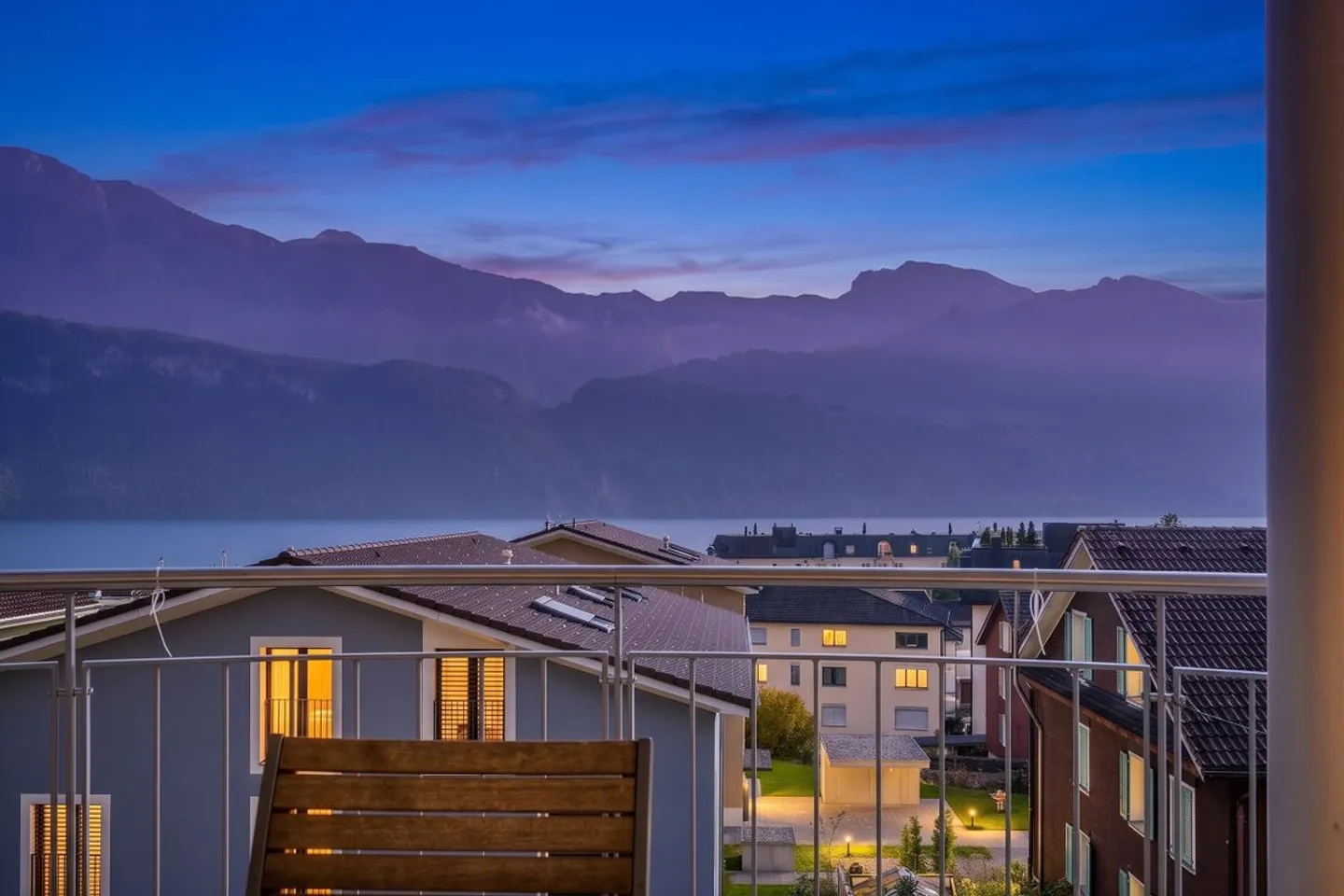 Charismatic multi-family house with two residential units and a commercial space - Photo 5 of 13