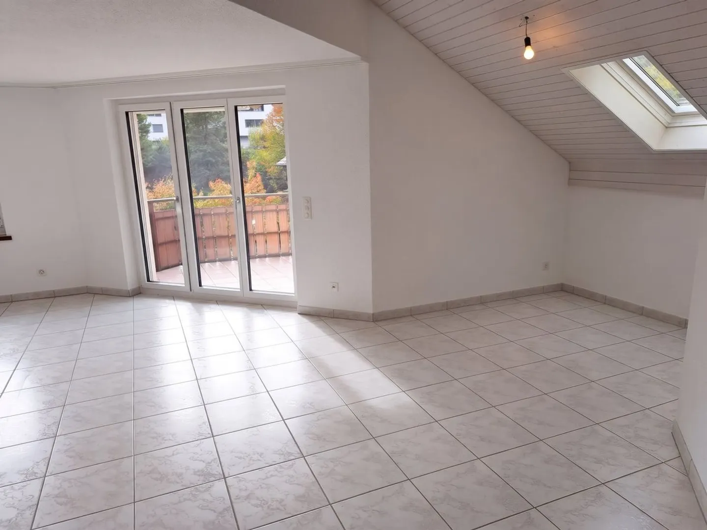 Zweistöckiges Raumwunder in Bremgarten: 6.5-Zimmer-Maisonette mit beheiztem Pavillon & Bastelraum - Foto 5 von 13