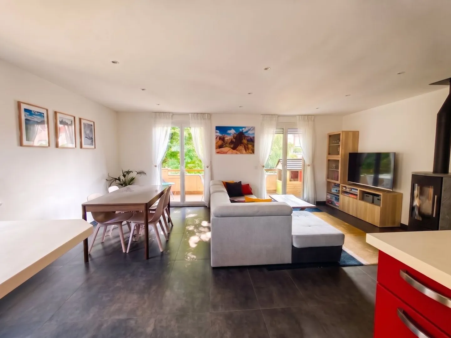 4.5-room duplex on the upper ground floor and top floor - spacious, quiet, and green - Photo 4 of 13