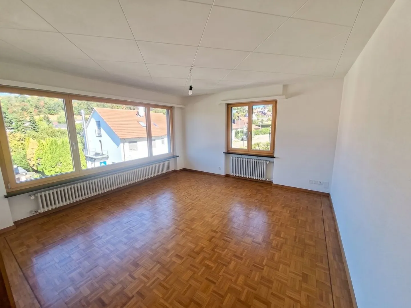 Geräumiges 5.5-Zimmer Einfamilienhaus mit Aussicht in Seewen - Photo 10 of 13