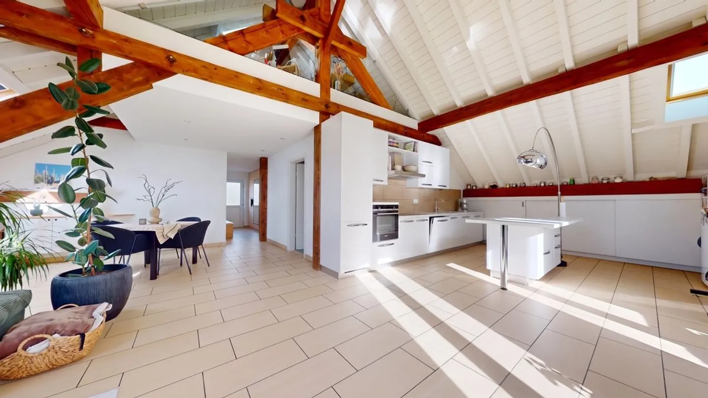 Bright 3½ attic apartment with 180° view of Lake Neuchâtel! - Photo 2 of 13
