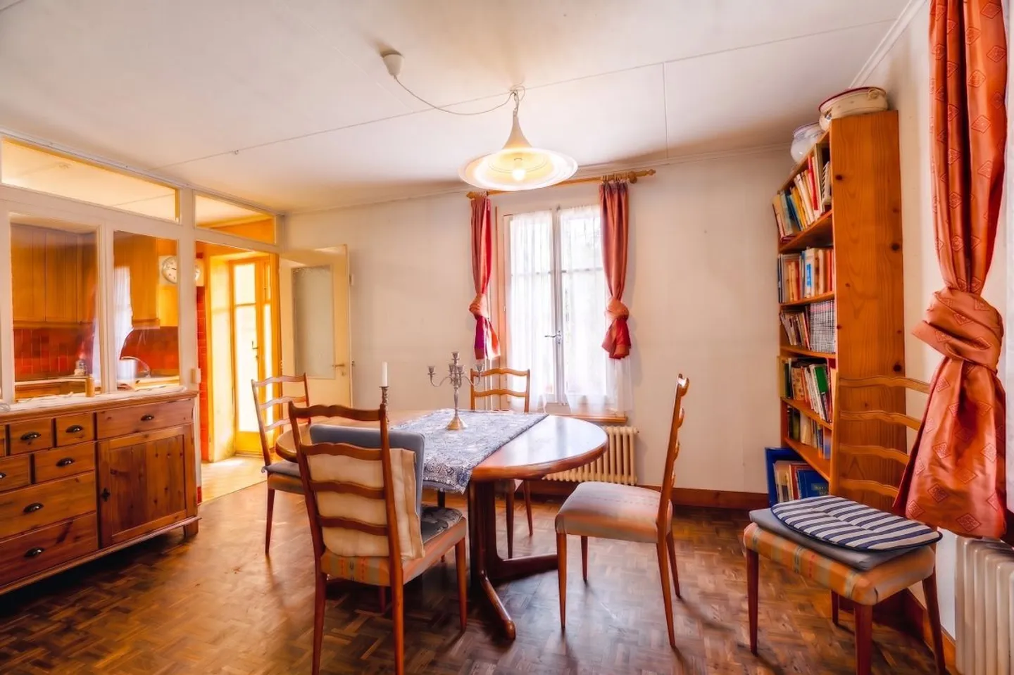 OPPORTUNITÀ UNICA! Casa di 7 stanze da ristrutturare in un quartiere ricercato - Foto 3 di 8