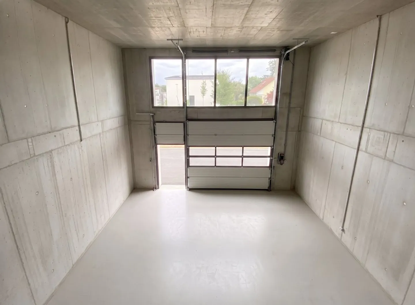 À louer - Halle artisanale / Atelier / Dépôt chauffé de 115 m² avec mezzanine - Photo 2 sur 8