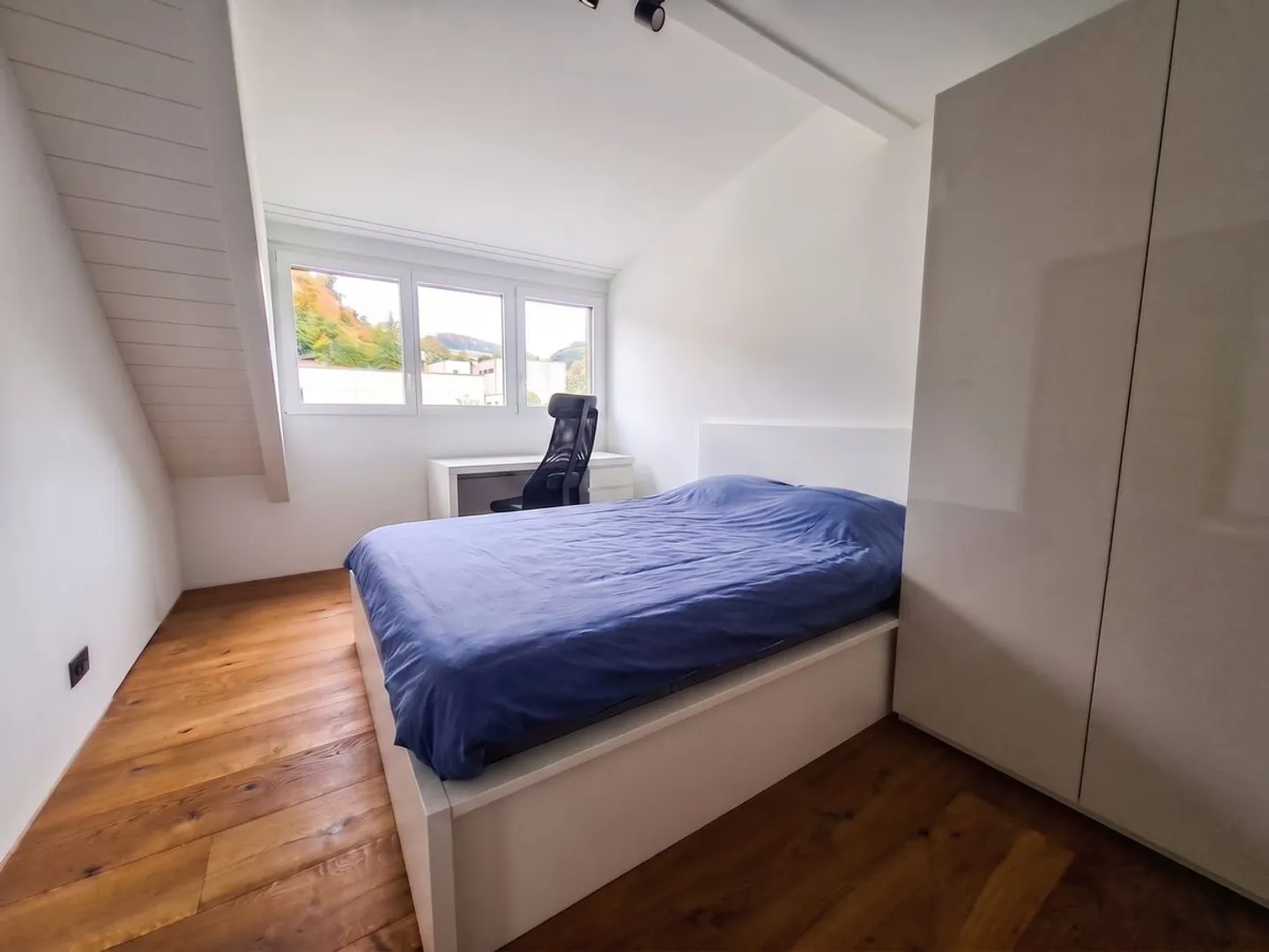 Helle 2.5-Zimmer Dachwohnung zum Verkauf in Hölstein - Photo 9 of 13