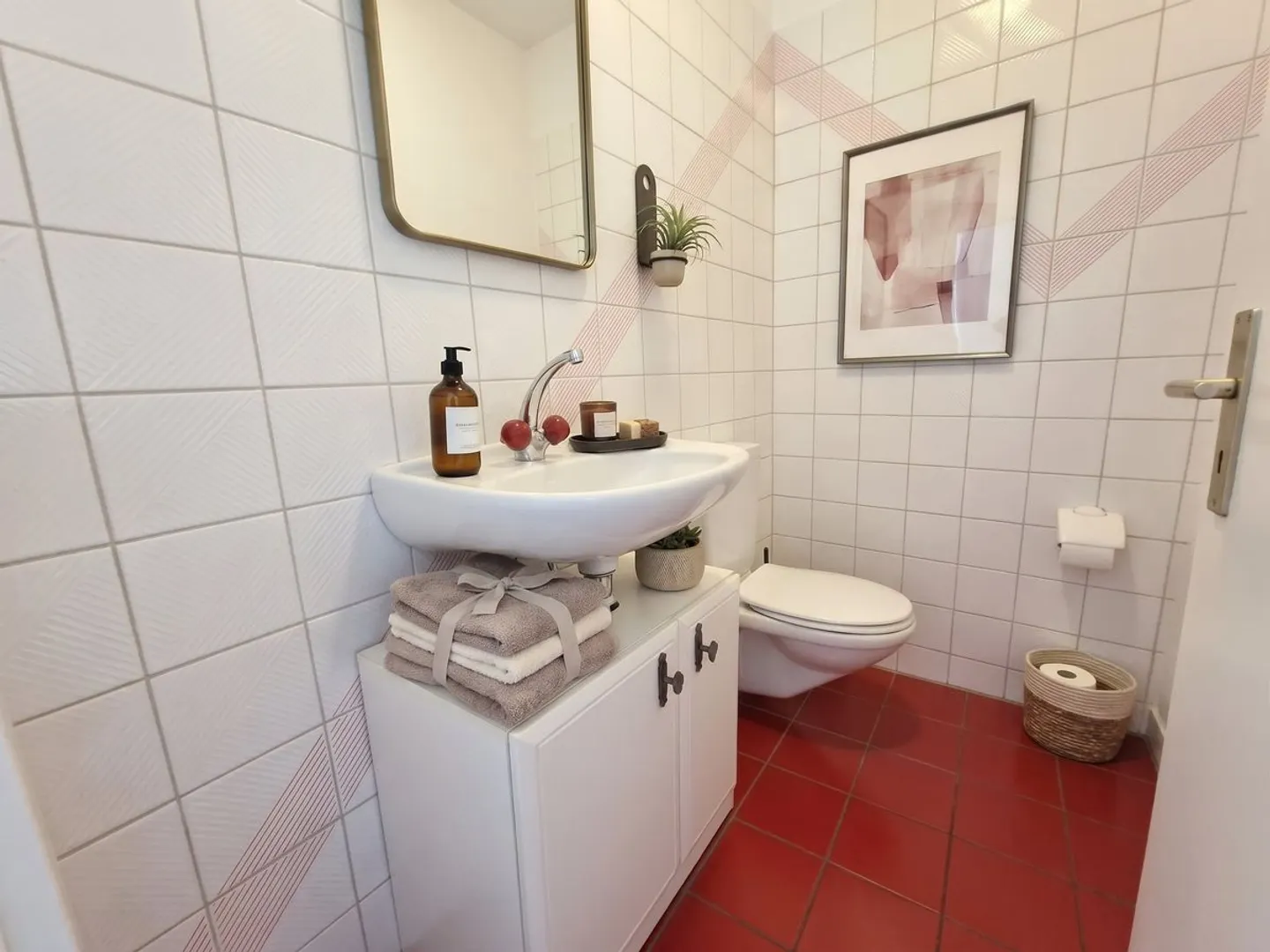 Spacious 3.5-room maisonette apartment with fireplace and private balcony - Photo 8 of 13