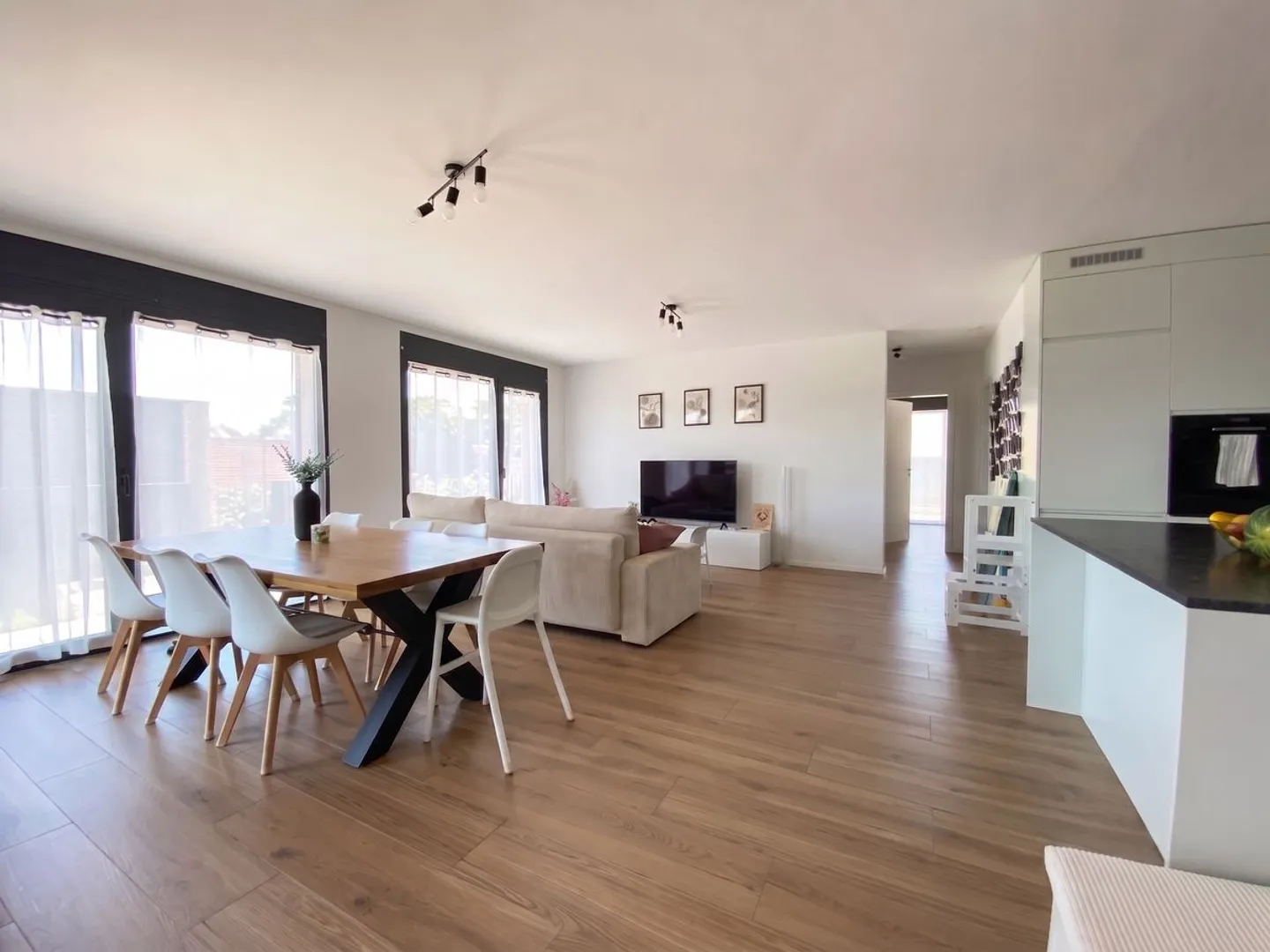 Saint-Aubin 3,5 Zimmer mit Balkon! - Foto 1 von 10