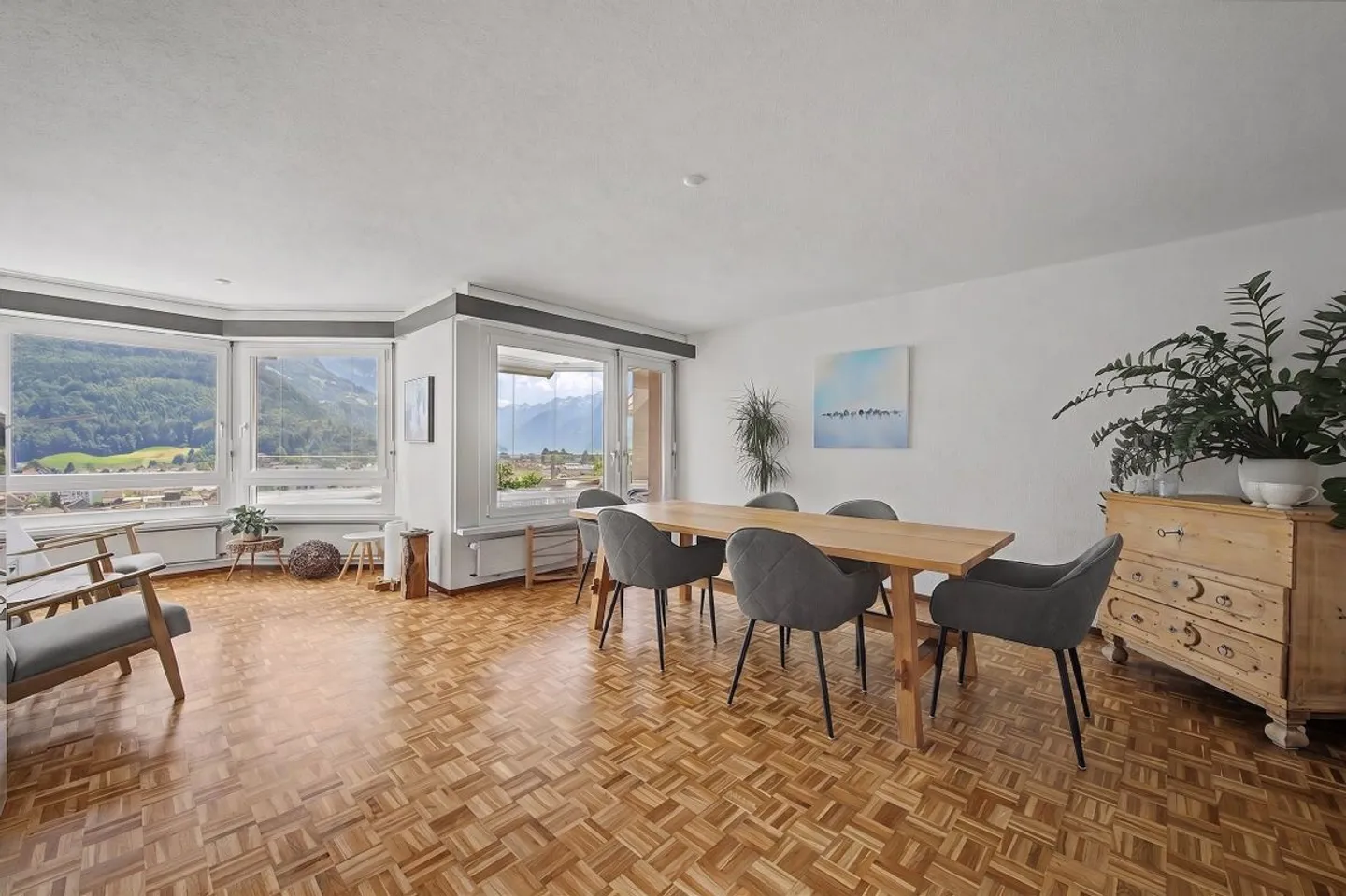 Wohnung mit unverbaubarer Panoramaaussicht und Wellnessbereich - Foto 2 di 13