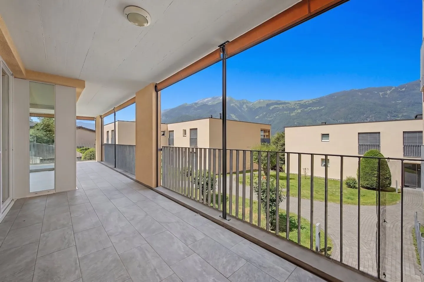Appartement spacieux avec terrasse - Photo 7 sur 10