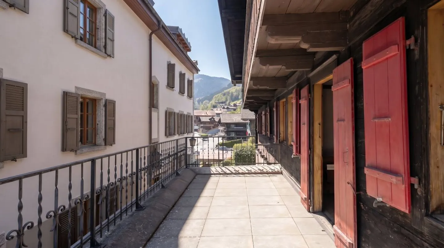 Appartement 2.5p avec terrasse au coeur du village - Photo 2 of 7