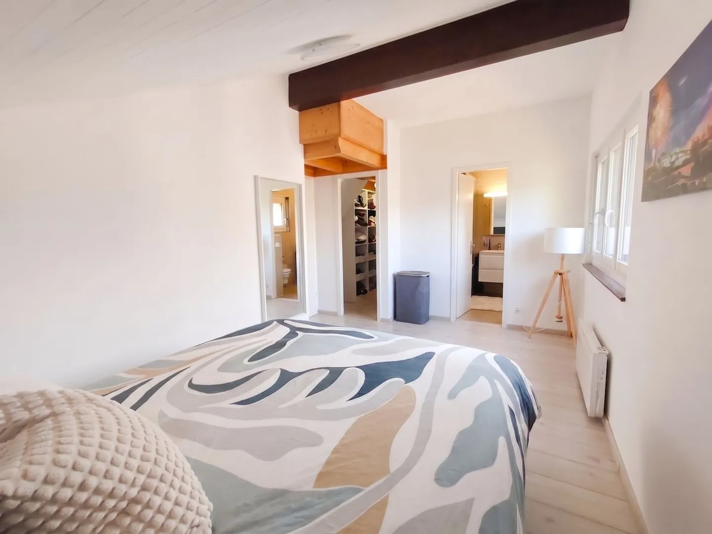 4.5-room duplex on the upper ground floor and top floor - spacious, quiet, and green - Photo 10 of 13