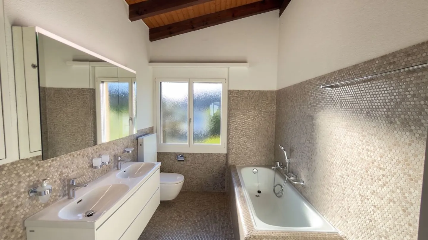 Maison individuelle spacieuse de 6,5 pièces à louer à Niederhasli - Photo 6 sur 7