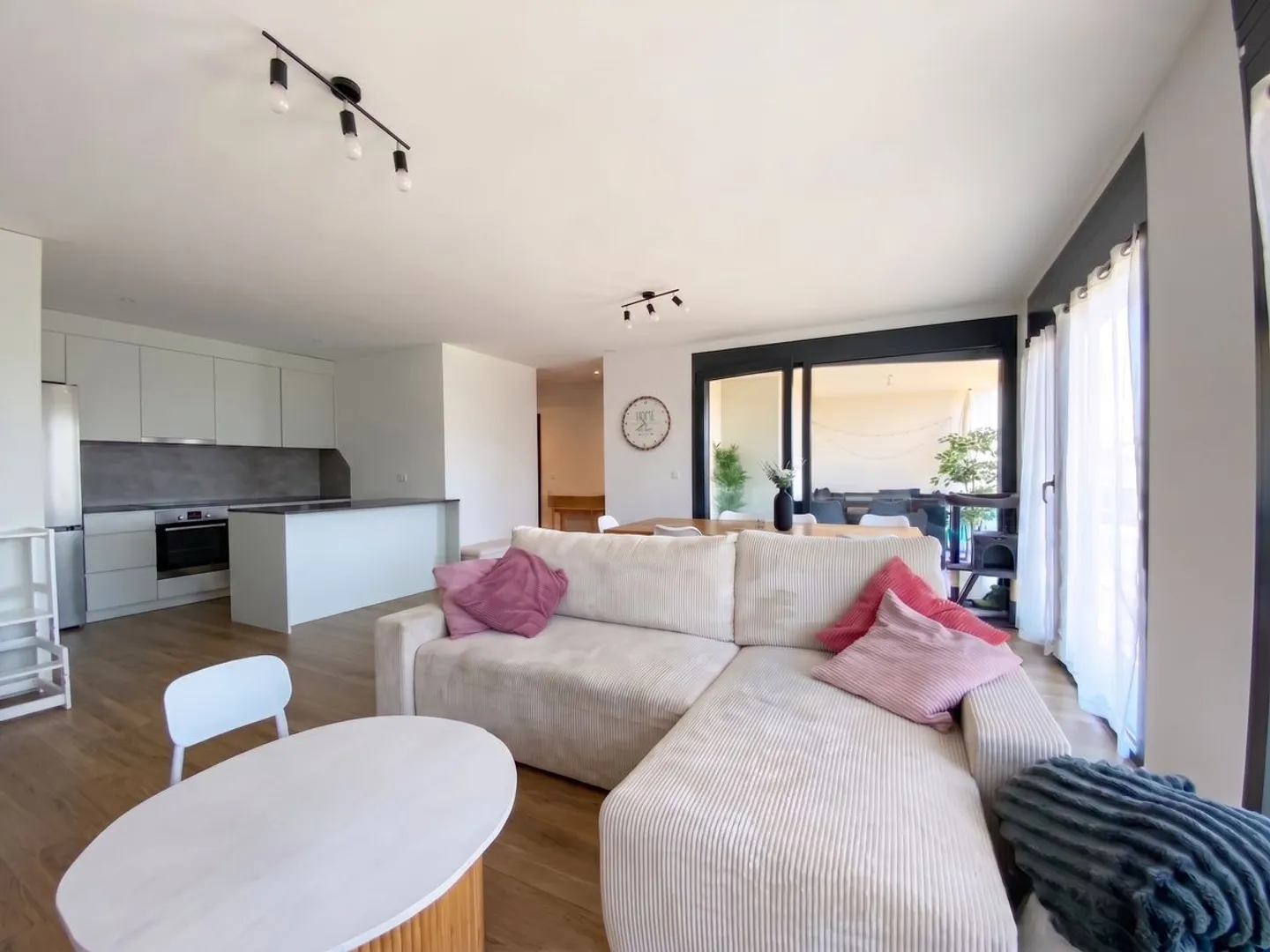 Saint-Aubin 3,5 Zimmer mit Balkon! - Foto 3 von 10