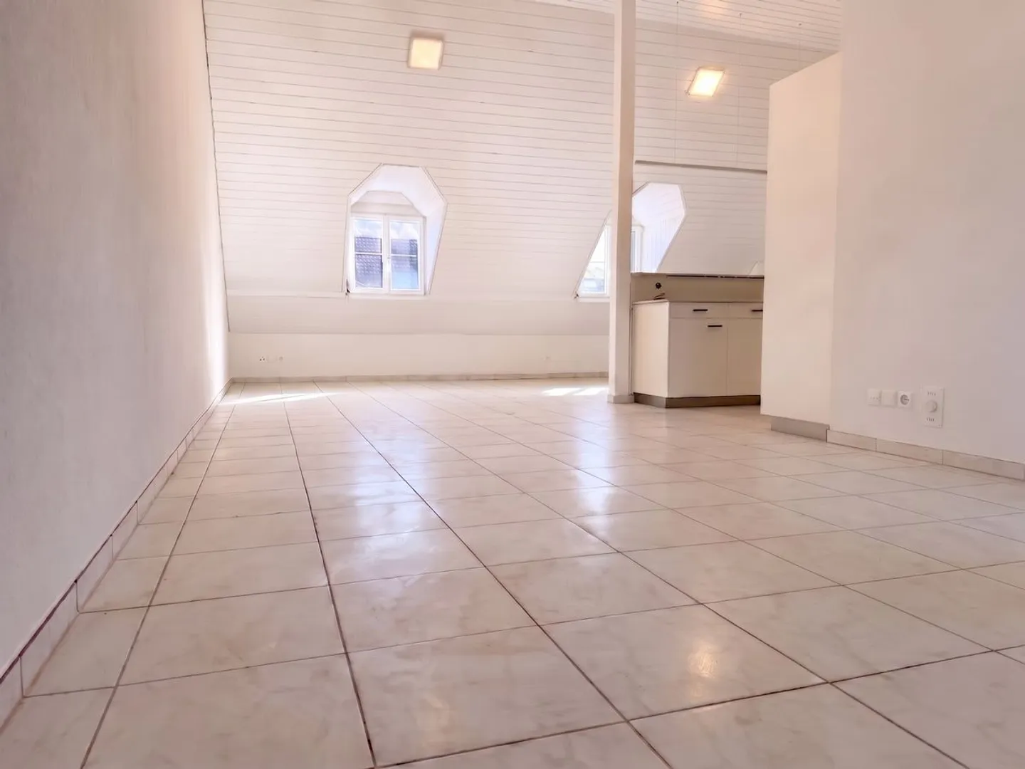 BRIGHT ATTIC APARTMENT WITH BRAND NEW KITCHEN - NOW CHF 100 CHEAPER! New: CHF 1,750/month (+ CHF 340 NK) - Photo 6 of 12