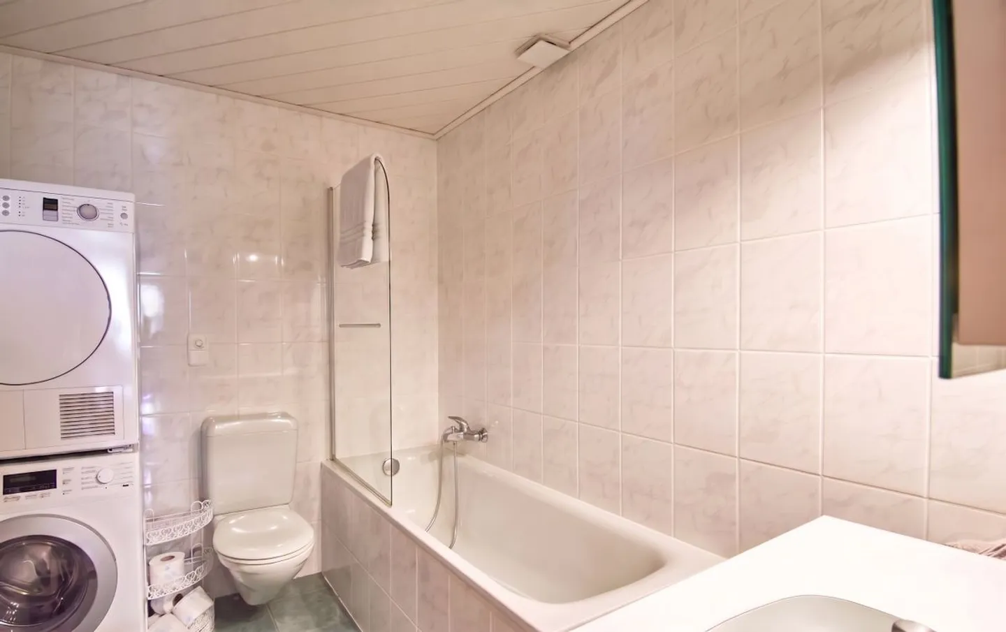 Appartement 2.5p avec terrasse au coeur du village - Photo 6 of 7