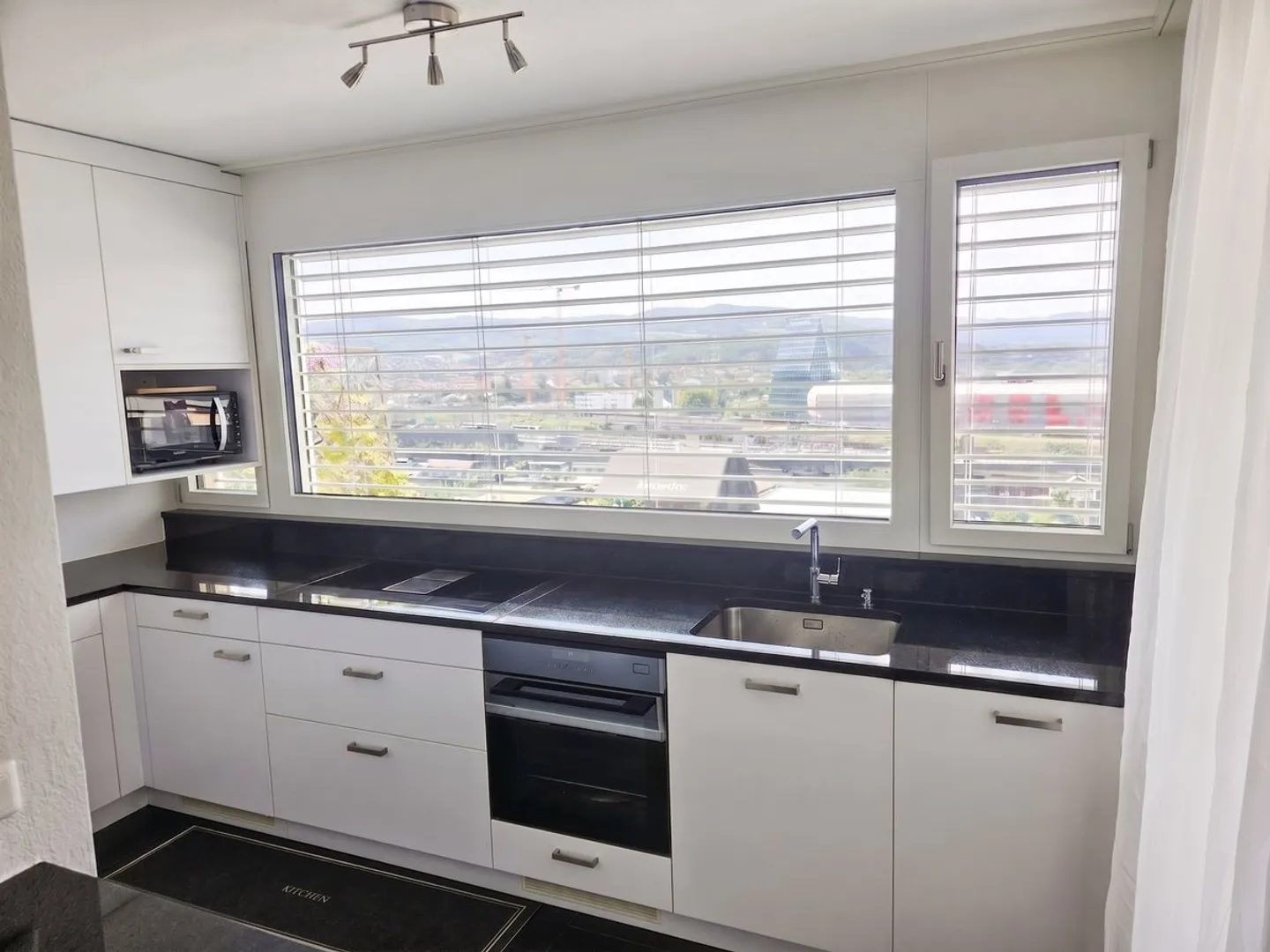 Helle 3.5-Zimmer Attikawohnung mit Aussicht in Basel zur Miete - Foto 2 von 6