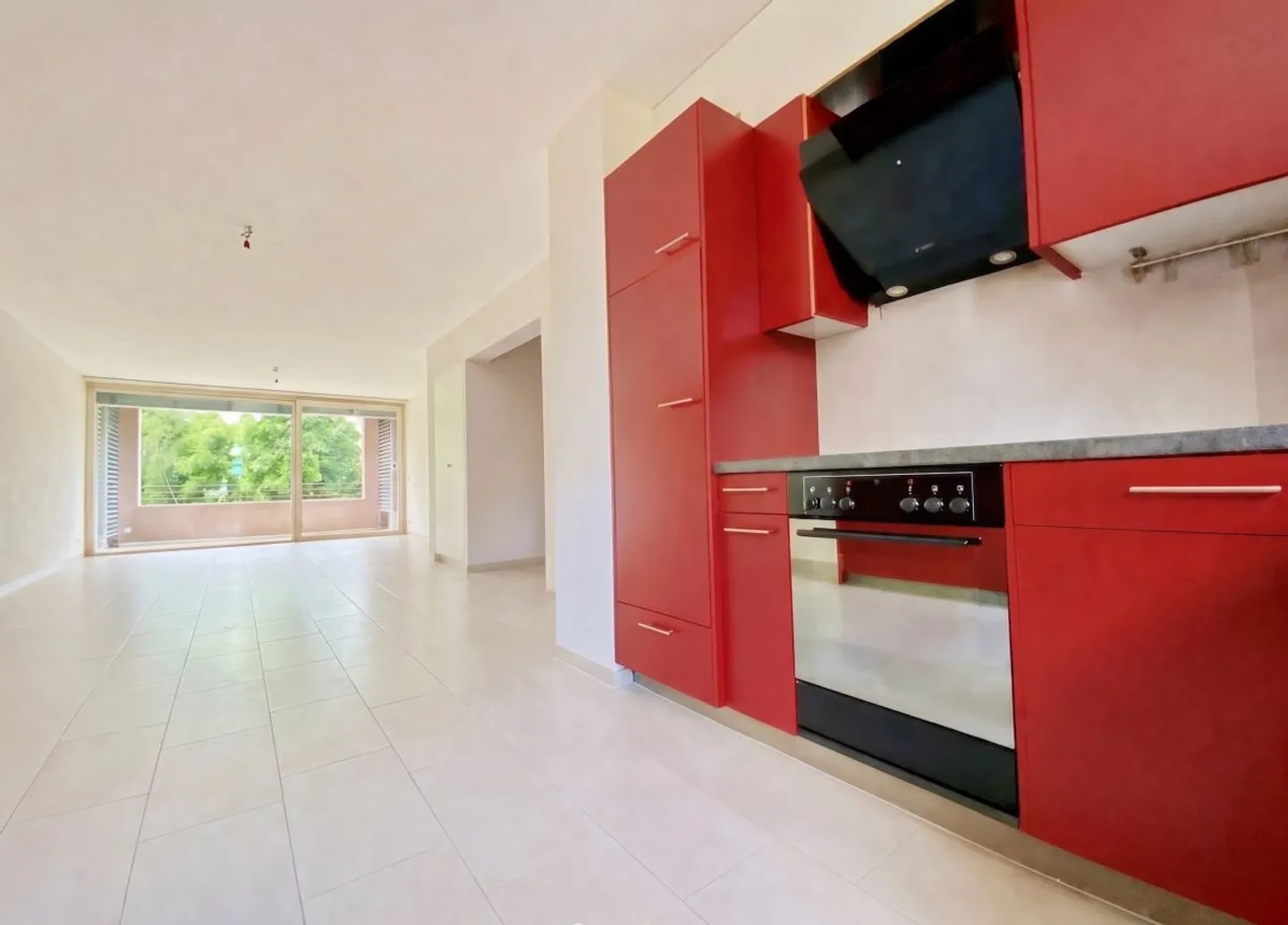 Belle opportunité - 4 ½ de 110m2 avec place de parc! - Foto 2 di 9