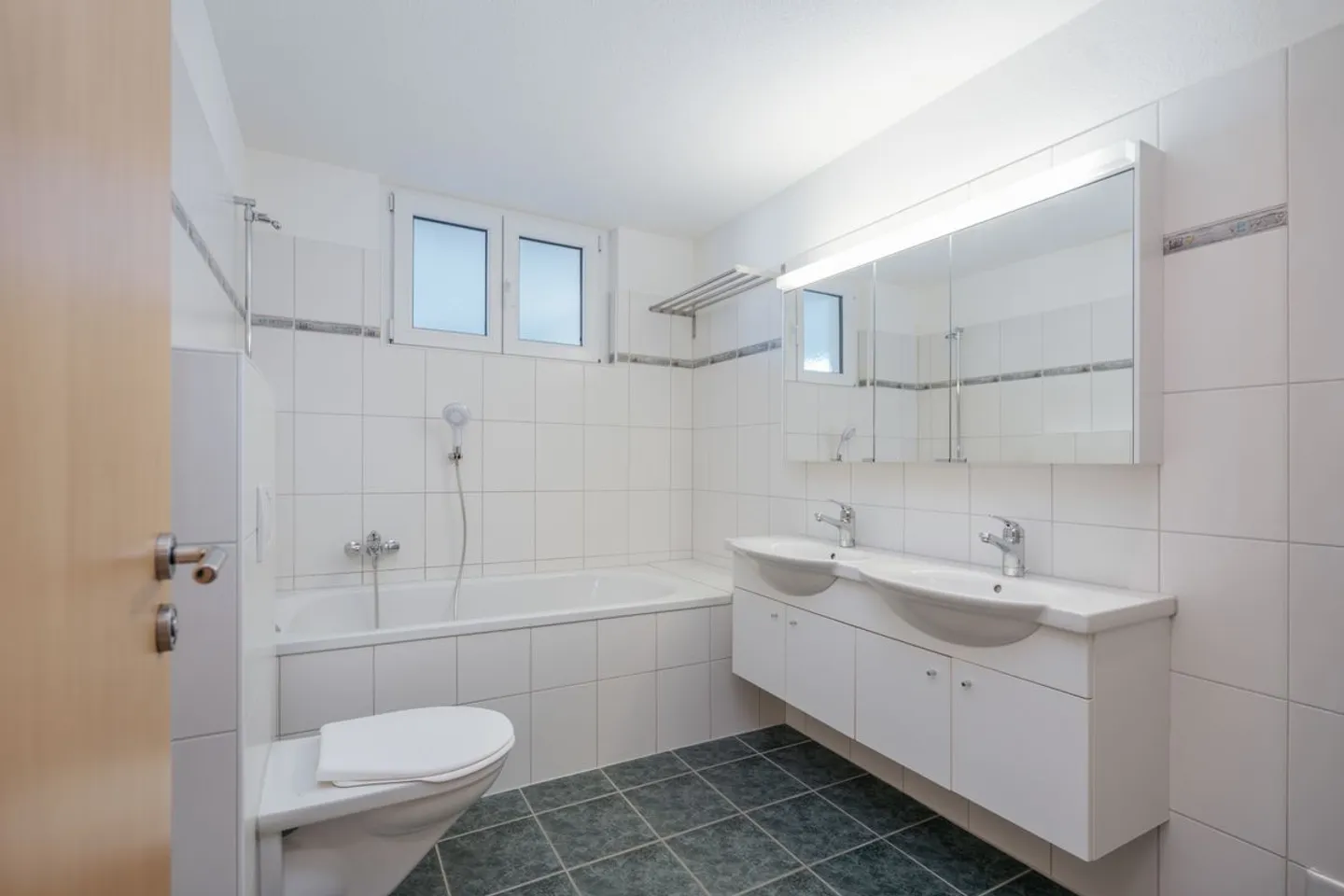 Appartamento attraente di 5½ locali nella comunità fiscalmente vantaggiosa di Oberwil-Lieli - Foto 8 di 10