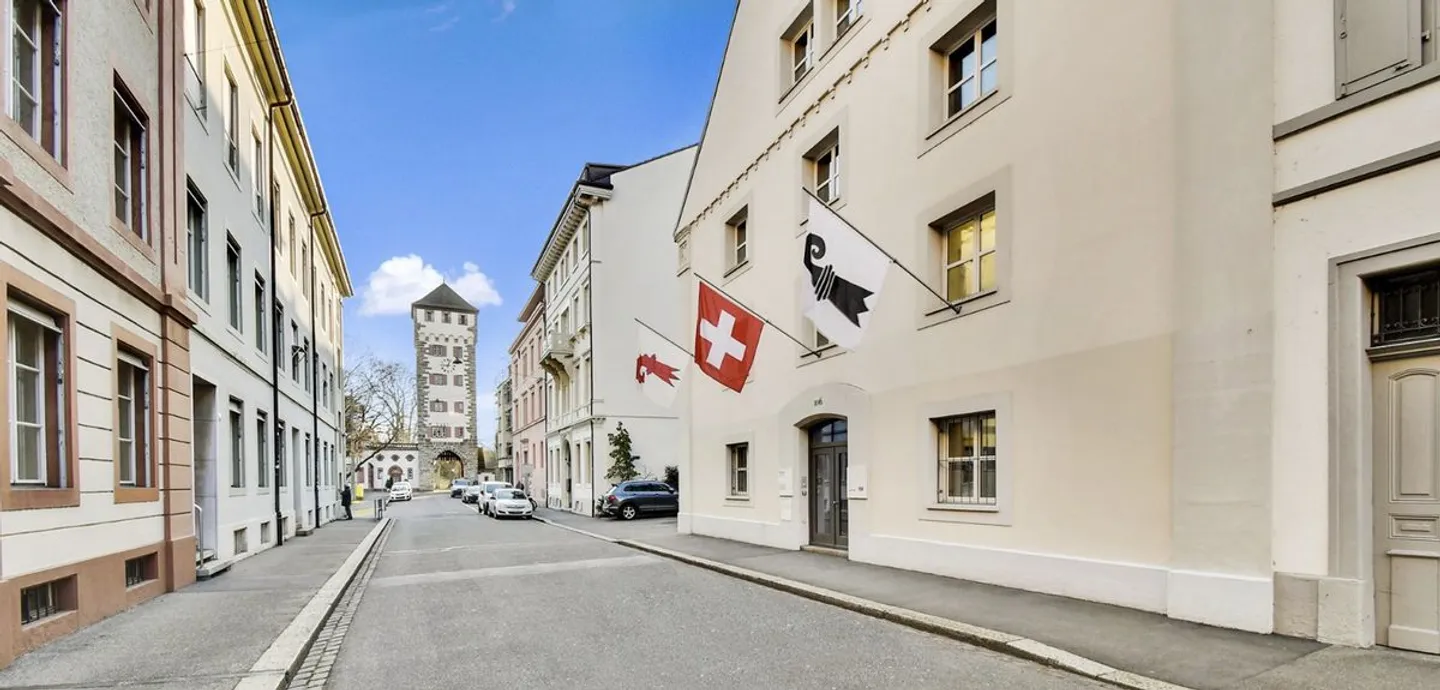 Bureau d'équipe meublé avec salle de bain privée et service de première classe au cœur de Bâle - Photo 12 sur 12