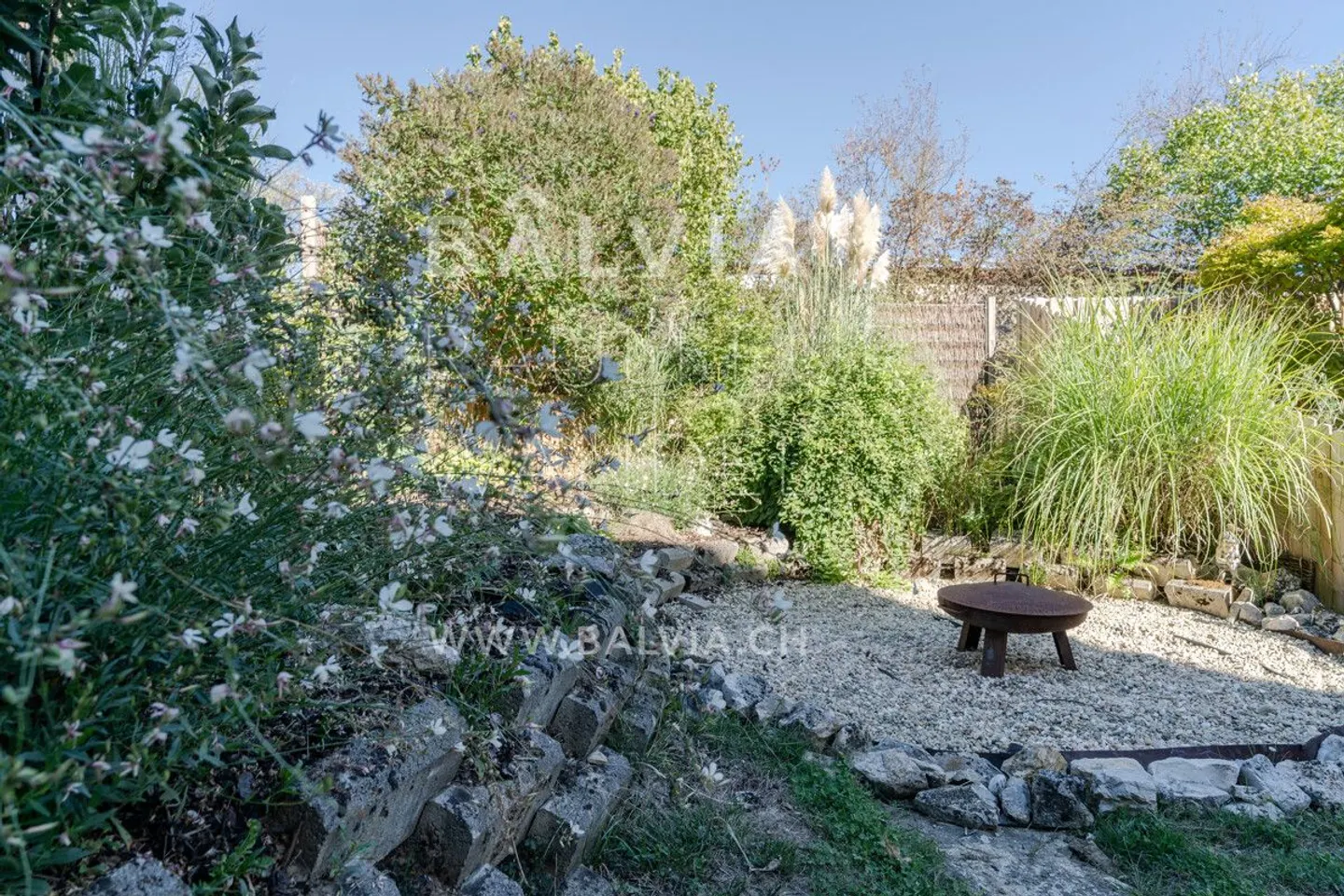 Maison familiale avec jardin - Photo 3 sur 13