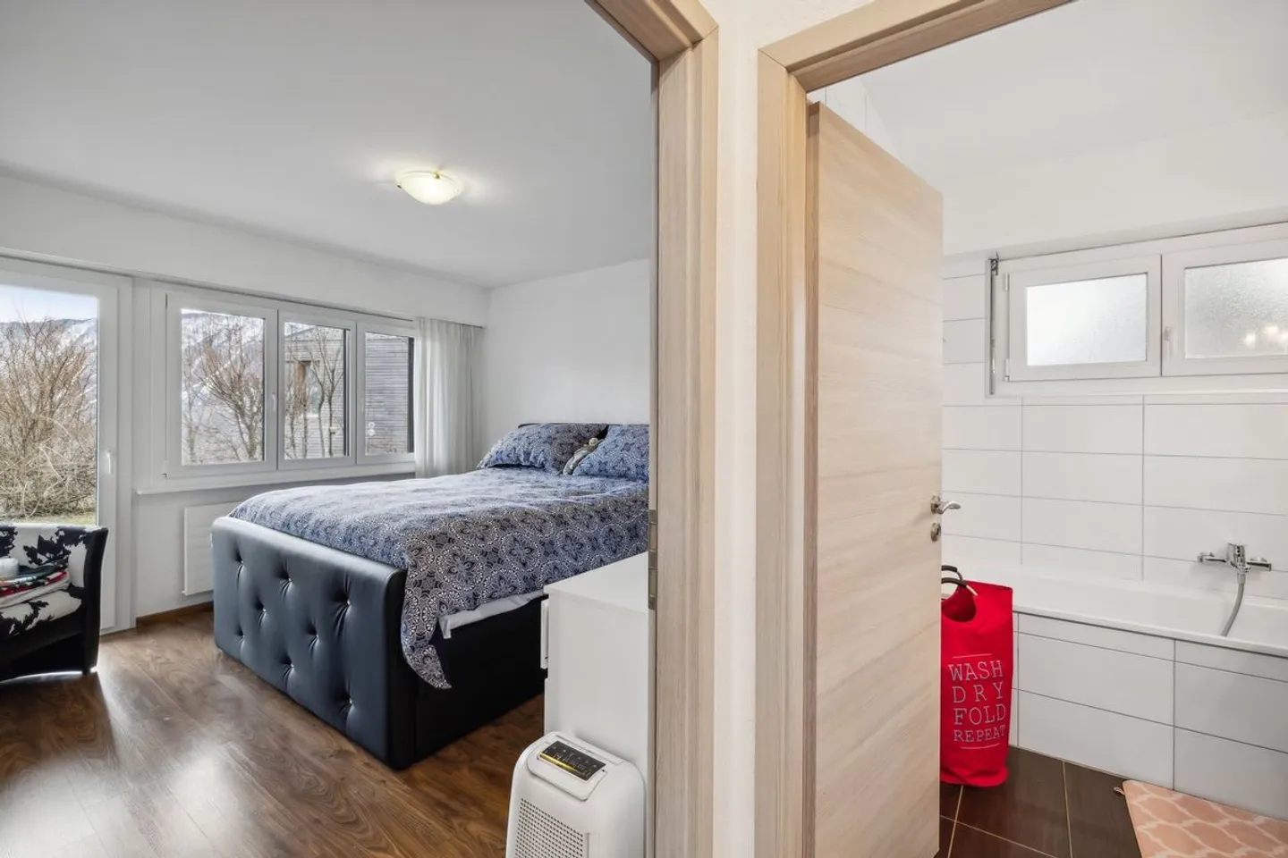 Ampio appartamento di 3,5 locali con terrazza e terreno privato a Mollens, comune di Crans-Montana - Foto 4 di 5