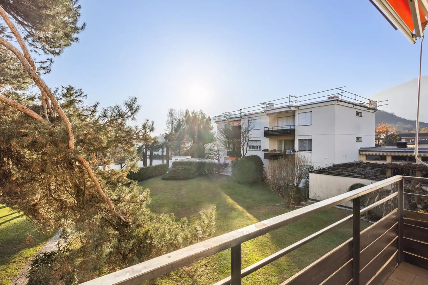 Very bright apartment with swimming pool - Photo 3 of 10