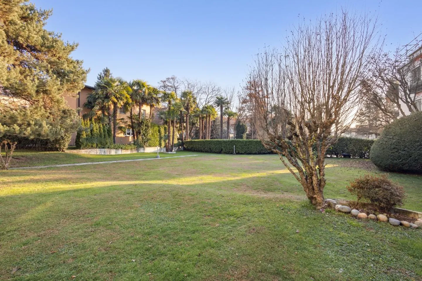 Very bright apartment with swimming pool - Photo 1 of 10