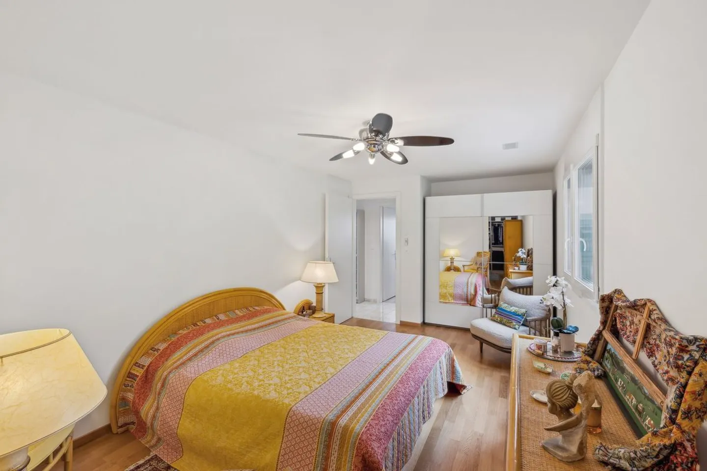 Ampio appartamento di 4,5 locali con vista panoramica e posizione ideale - Foto 5 di 10