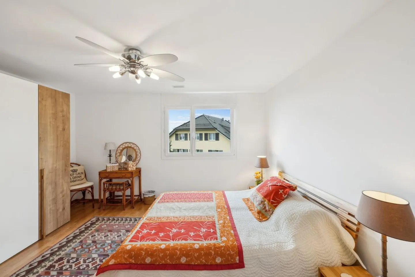 Ampio appartamento di 4,5 locali con vista panoramica e posizione ideale - Foto 4 di 10