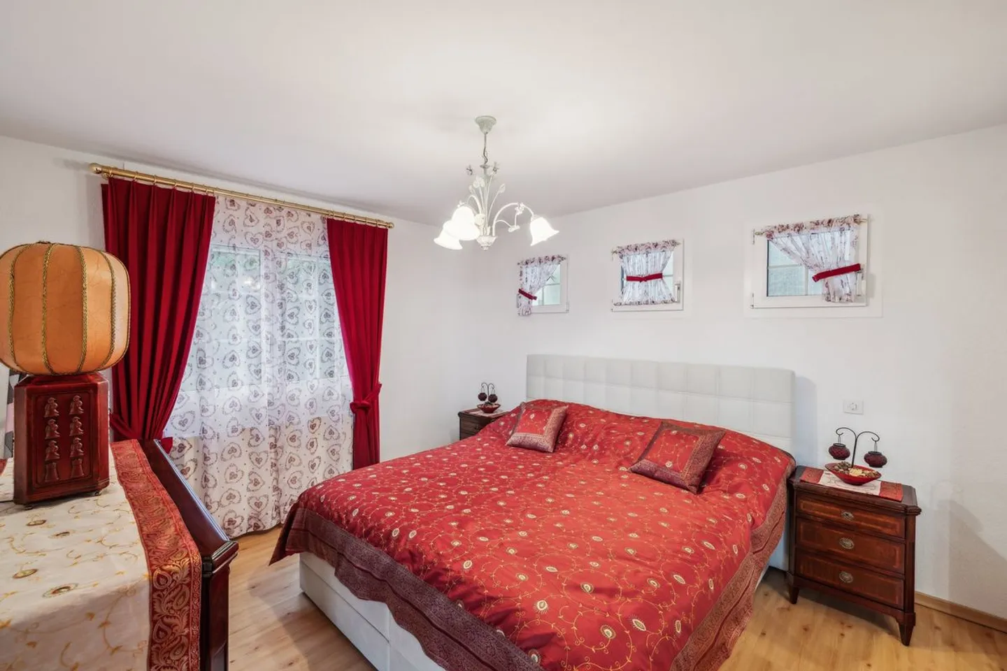 Villa con piscina e vista mozzafiato sulle montagne - Foto 4 di 7
