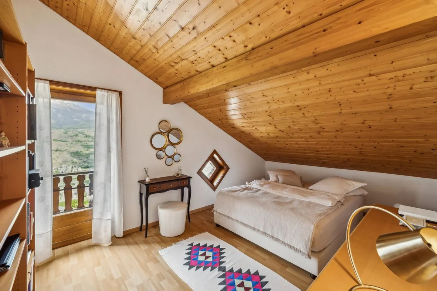 Joyaux Lumineux de 3,5 pièces - baigné de soleil - 1 pièce en plus individuelle isolée et chauffée - grand jardin avec l'appartement. - Photo 4 sur 5